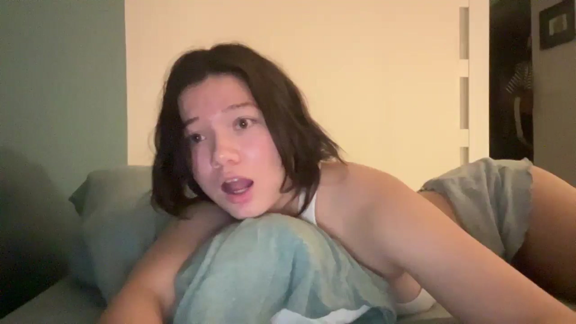 Gallery image thumbnail from imava's myfreecams stream on, 12/13/2025, 08:57 image 18 of 20