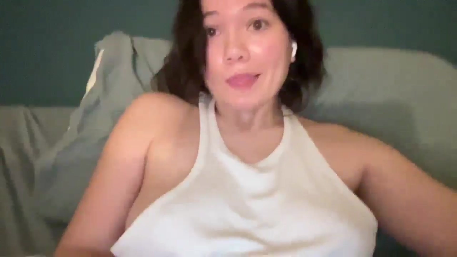 Gallery image thumbnail from imava's myfreecams stream on, 12/13/2025, 08:57 image 7 of 20