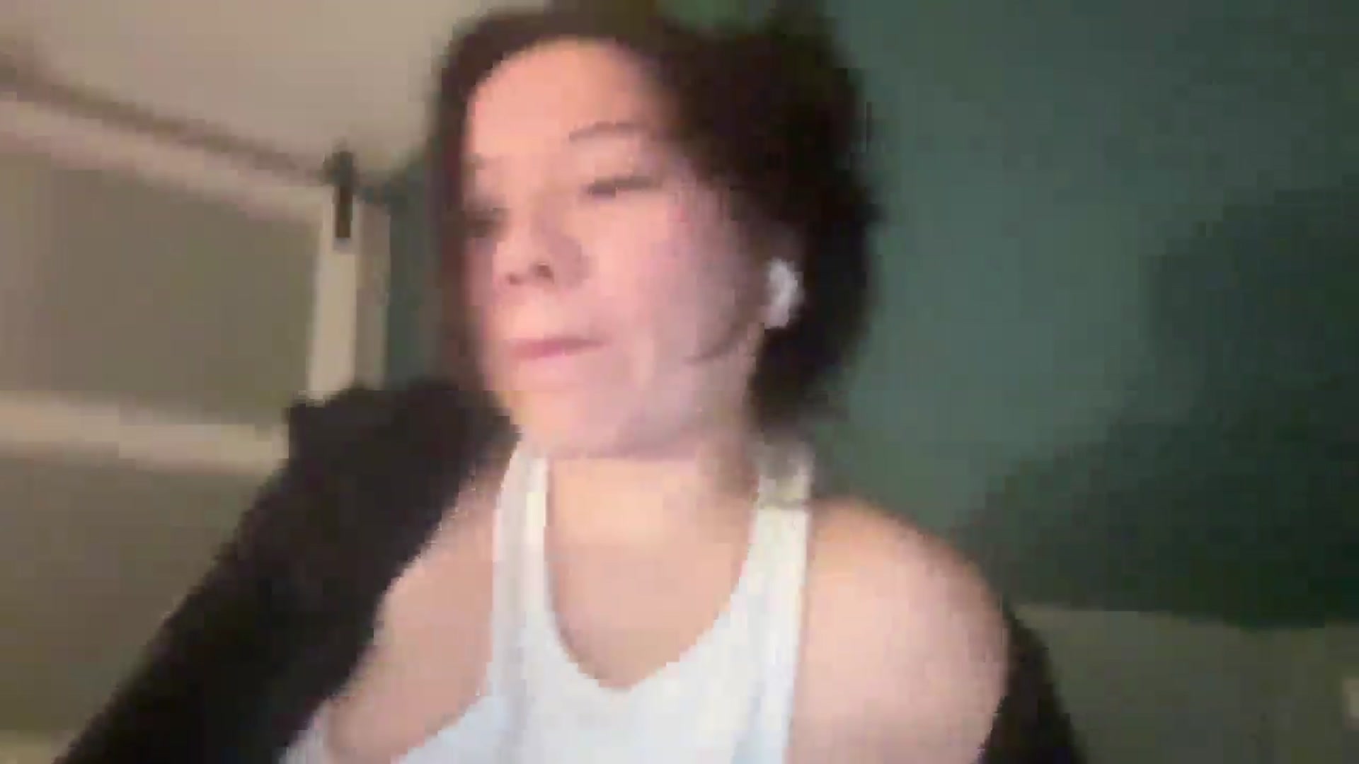 Gallery image thumbnail from imava's myfreecams stream on, 12/15/2025, 08:35 image 3 of 20