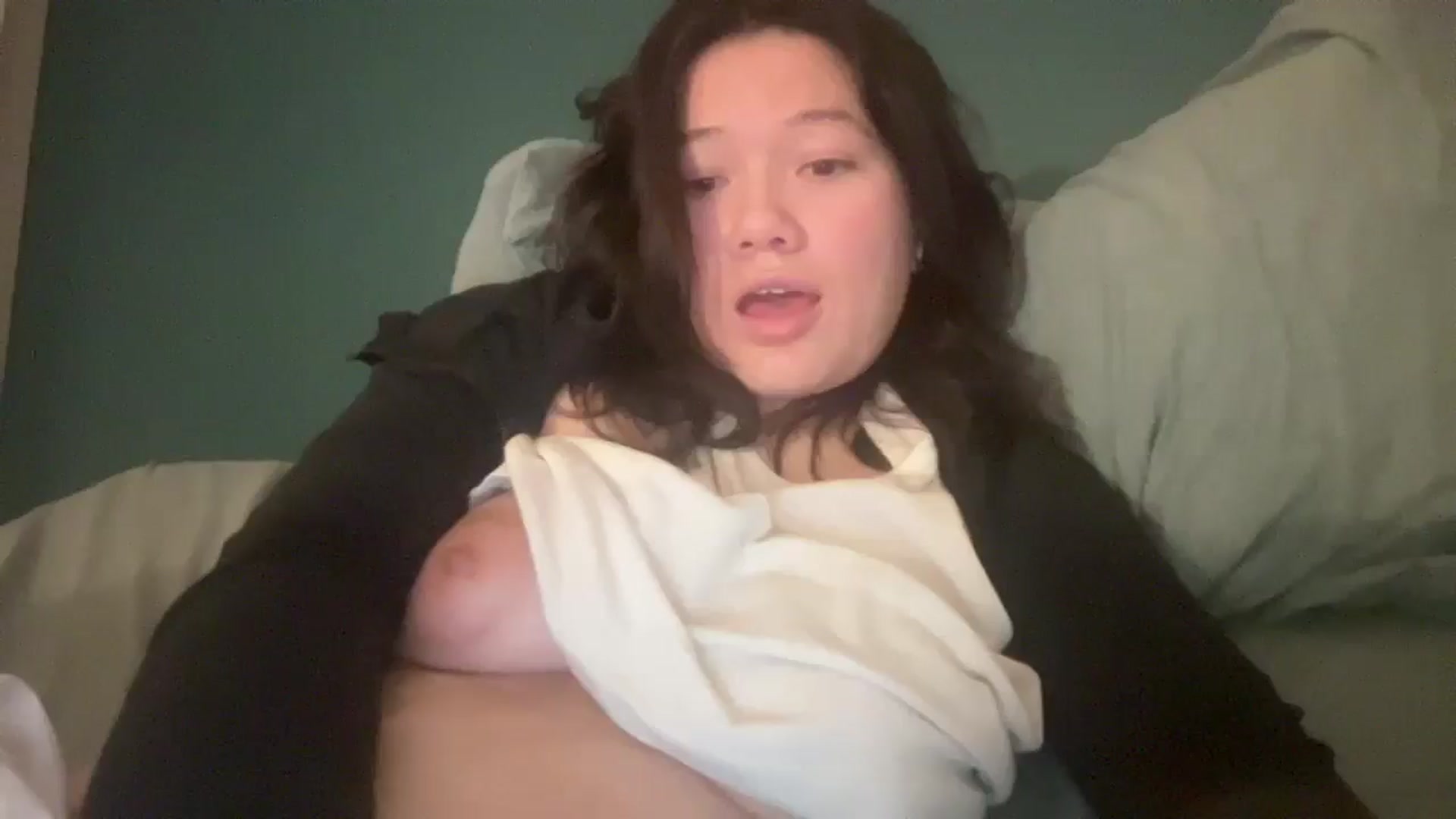 Gallery image thumbnail from imava's myfreecams stream on, 12/15/2025, 08:35 image 13 of 20