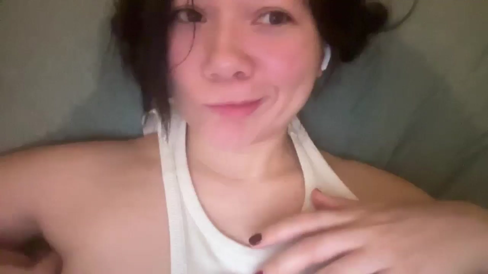 Gallery image thumbnail from imava's myfreecams stream on, 12/15/2025, 13:08 image 13 of 20