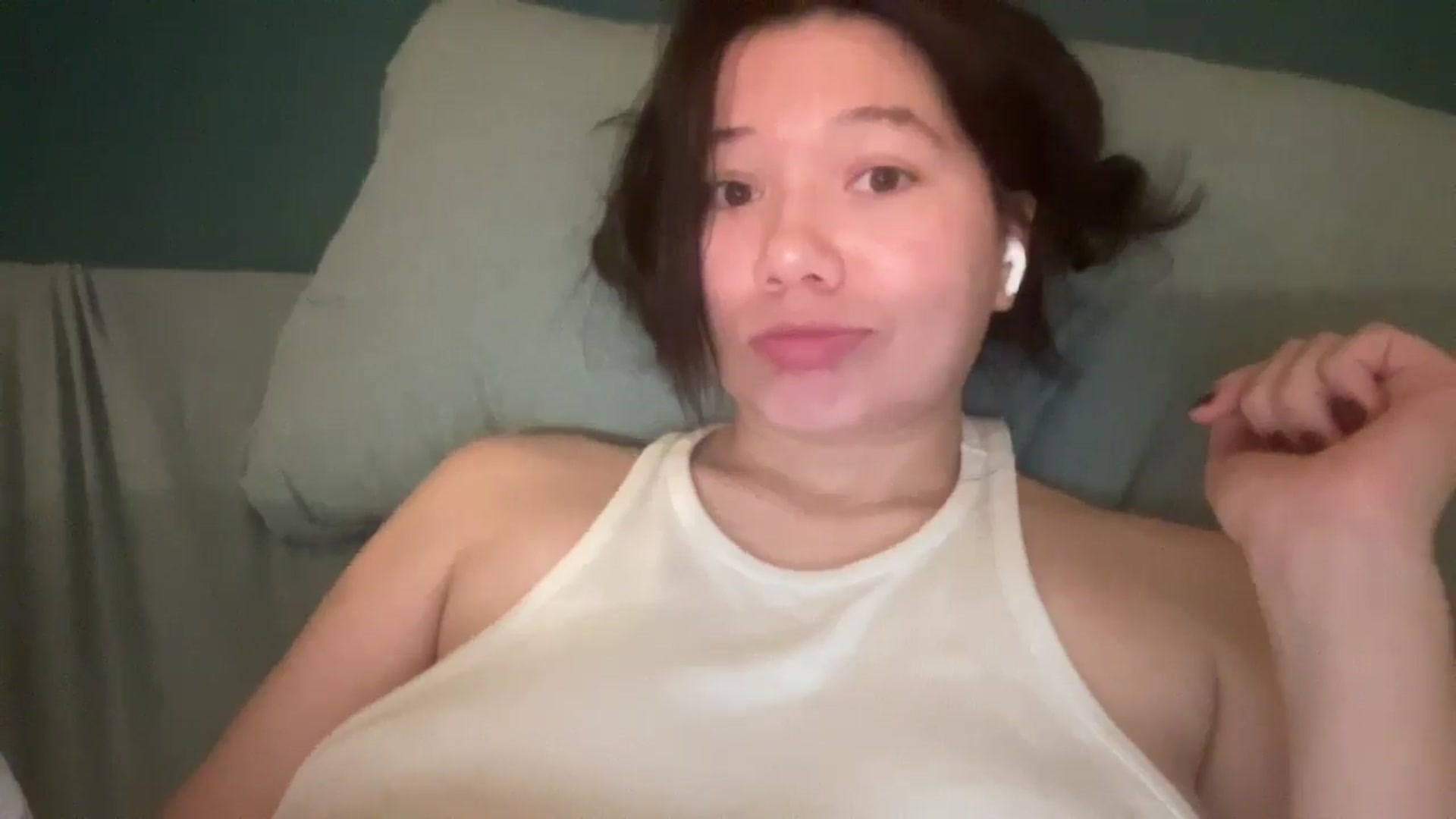 Gallery image thumbnail from imava's myfreecams stream on, 12/15/2025, 13:08 image 20 of 20