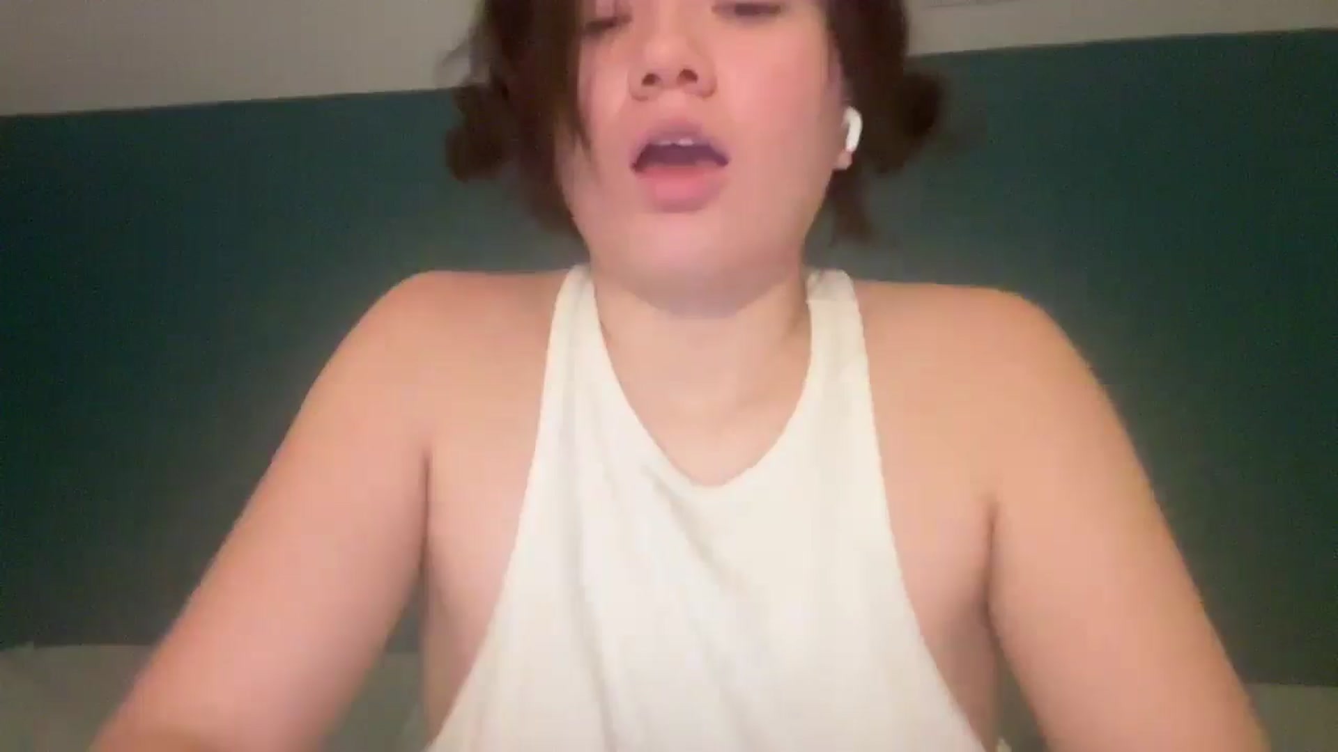 Gallery image thumbnail from imava's myfreecams stream on, 12/15/2025, 13:08 image 16 of 20