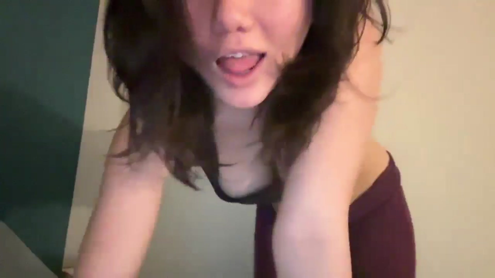 Gallery image thumbnail from imava's myfreecams stream on, 12/16/2025, 23:58 image 12 of 20
