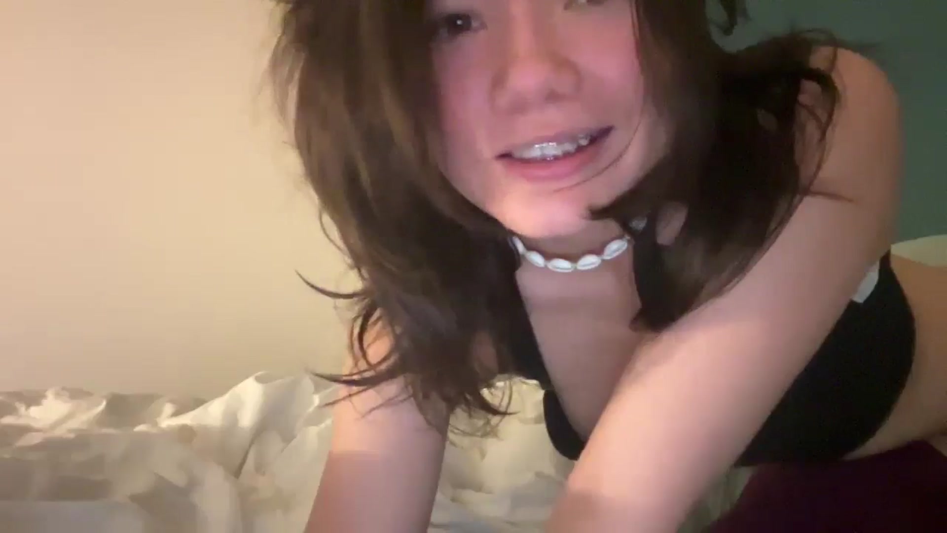 Gallery image thumbnail from imava's myfreecams stream on, 12/16/2025, 23:58 image 16 of 20