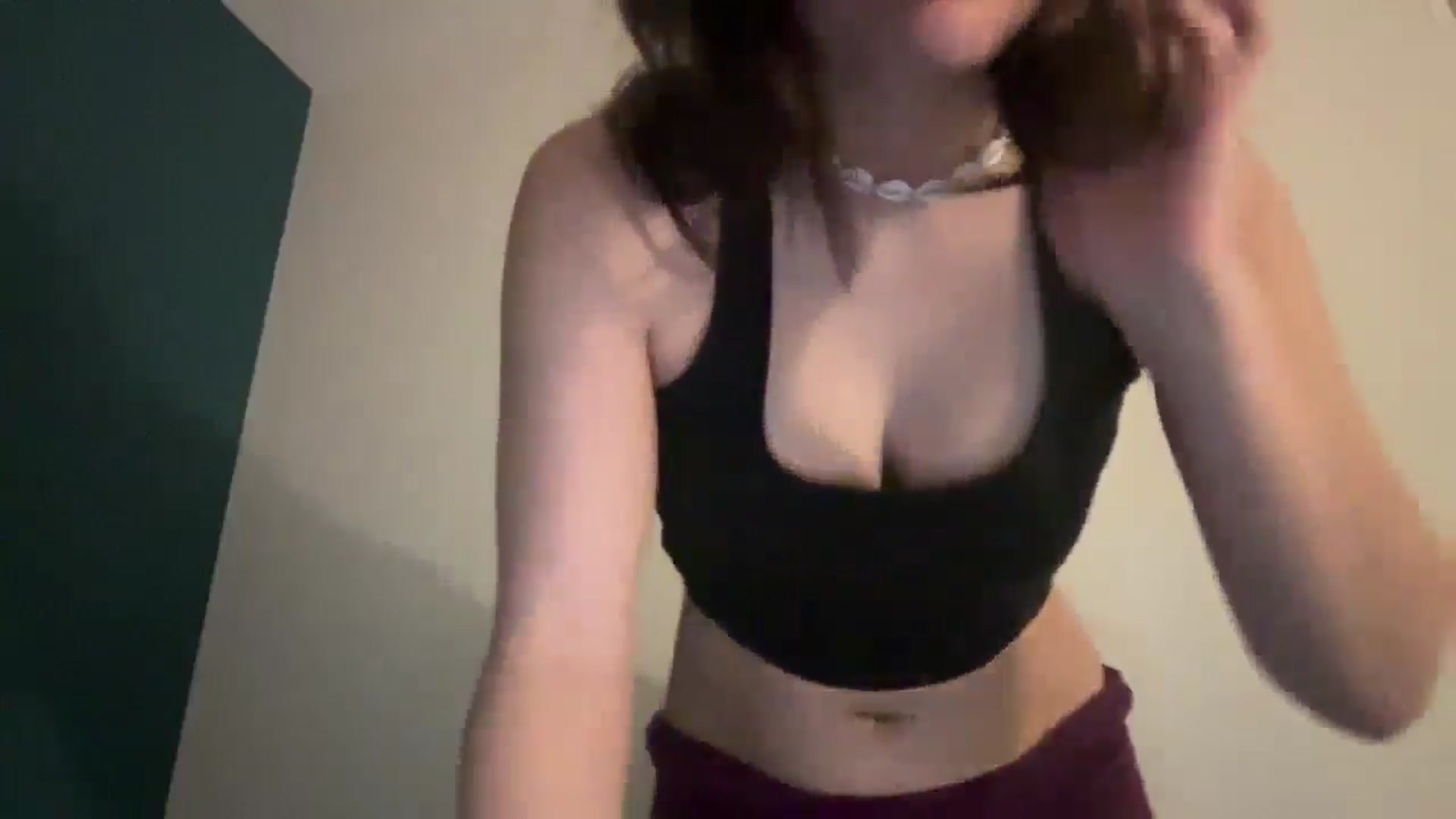 Gallery image thumbnail from imava's myfreecams stream on, 12/16/2025, 23:58 image 13 of 20