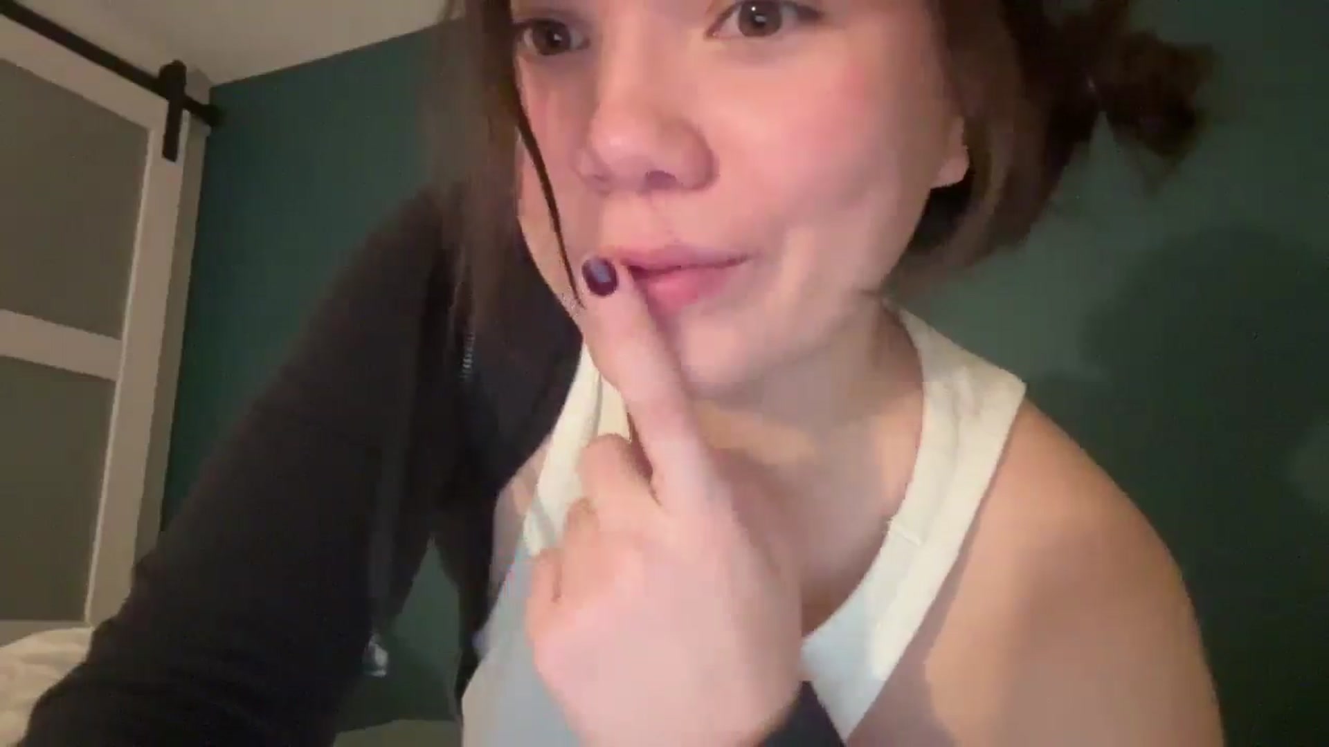 Gallery image thumbnail from imava's myfreecams stream on, 12/18/2025, 03:30 image 2 of 20