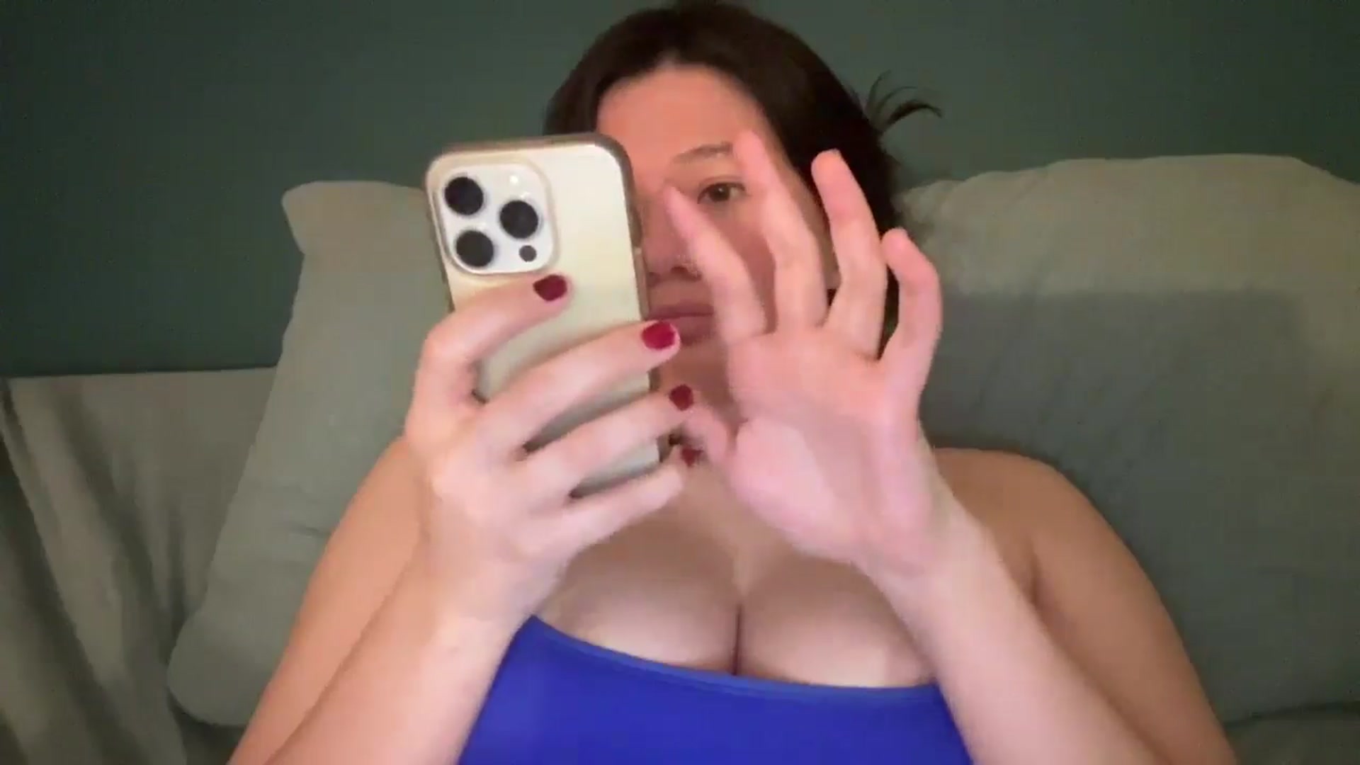 Gallery image thumbnail from imava's myfreecams stream on, 12/18/2025, 11:05 image 18 of 20