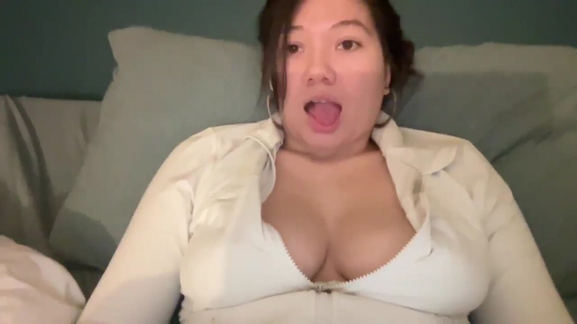 Gallery image thumbnail from imava's myfreecams stream on, 12/23/2025, 04:51 image 11 of 20