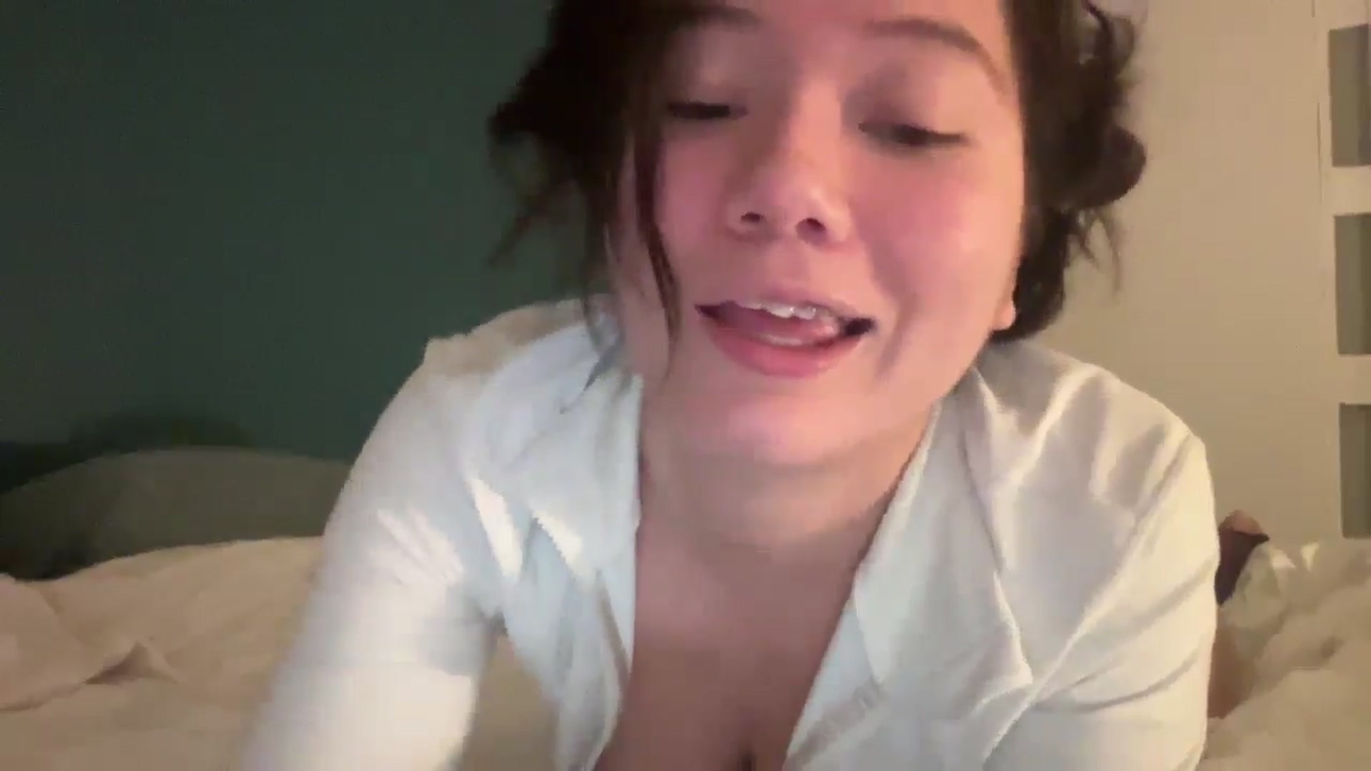Gallery image thumbnail from imava's myfreecams stream on, 12/24/2025, 07:20 image 5 of 20