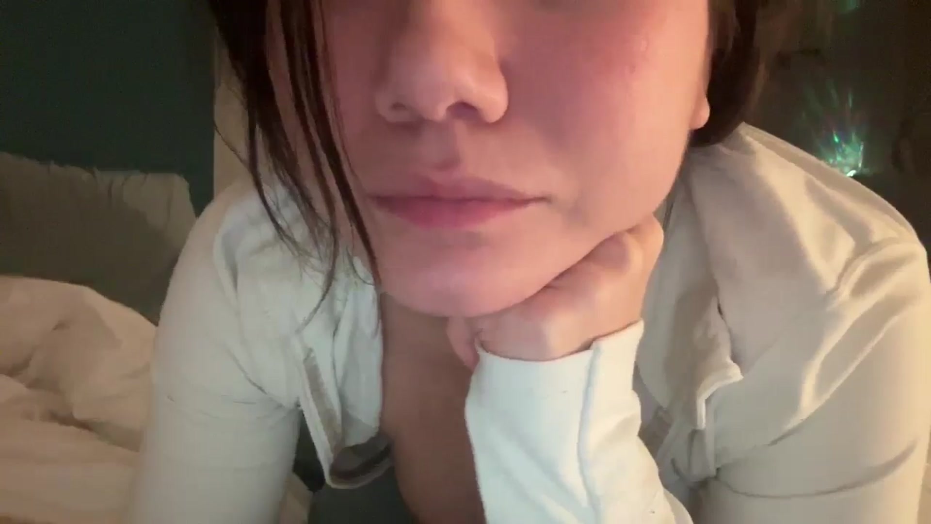 Gallery image thumbnail from imava's myfreecams stream on, 12/24/2025, 08:20 image 20 of 20