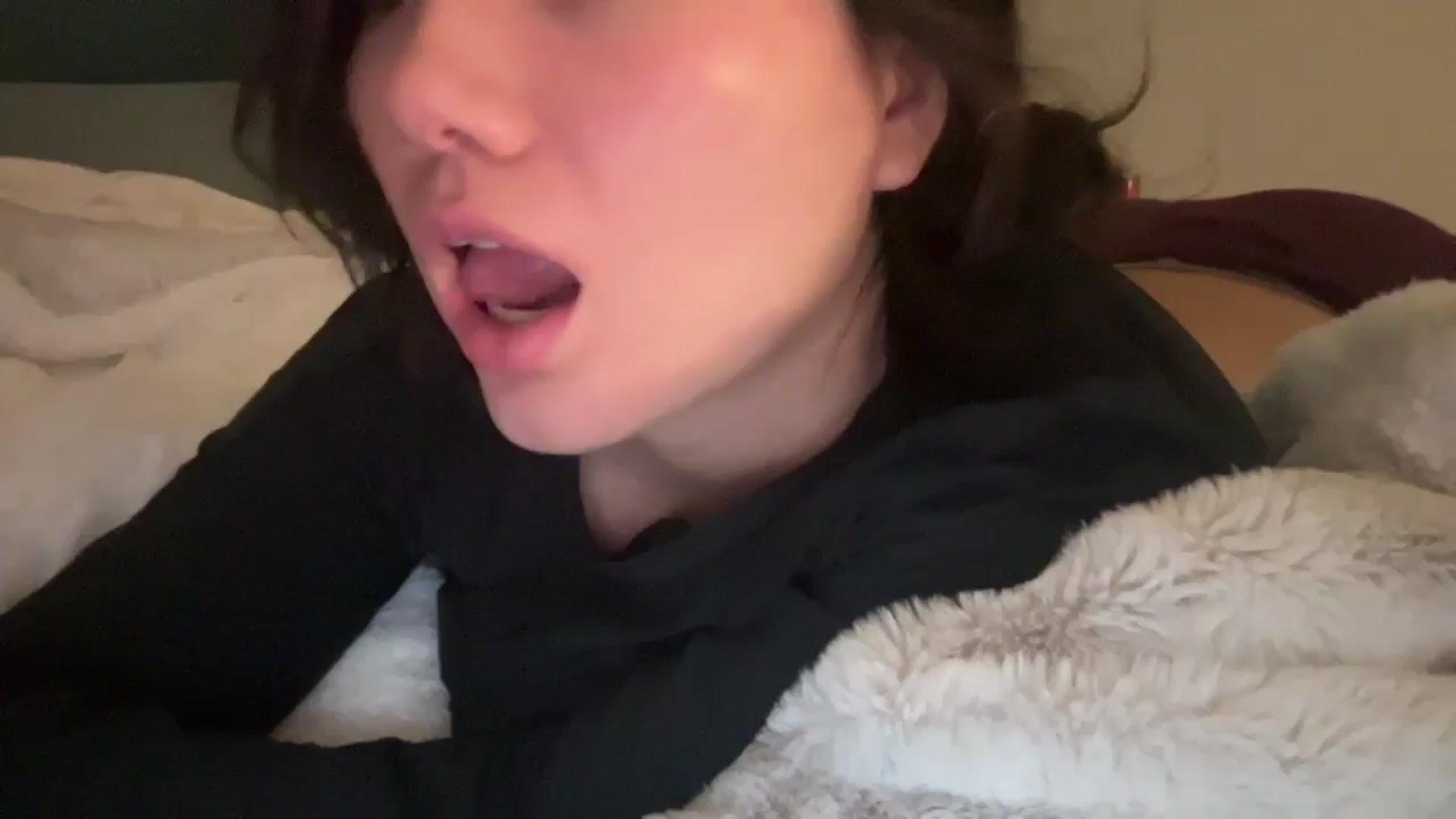 Gallery image thumbnail from imava's myfreecams stream on, 01/03/2026, 06:10 image 20 of 20