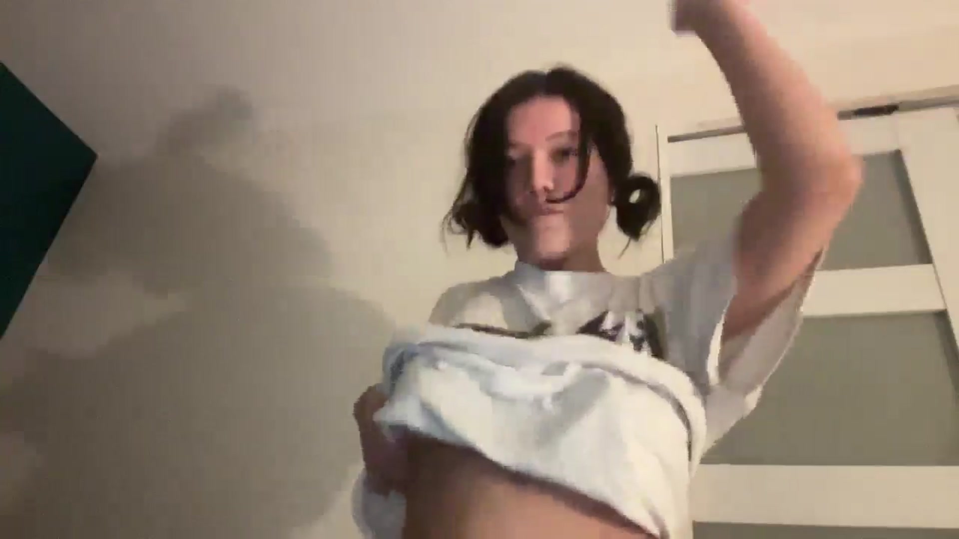 Gallery image thumbnail from imava's myfreecams stream on, 01/04/2026, 22:46 image 4 of 20