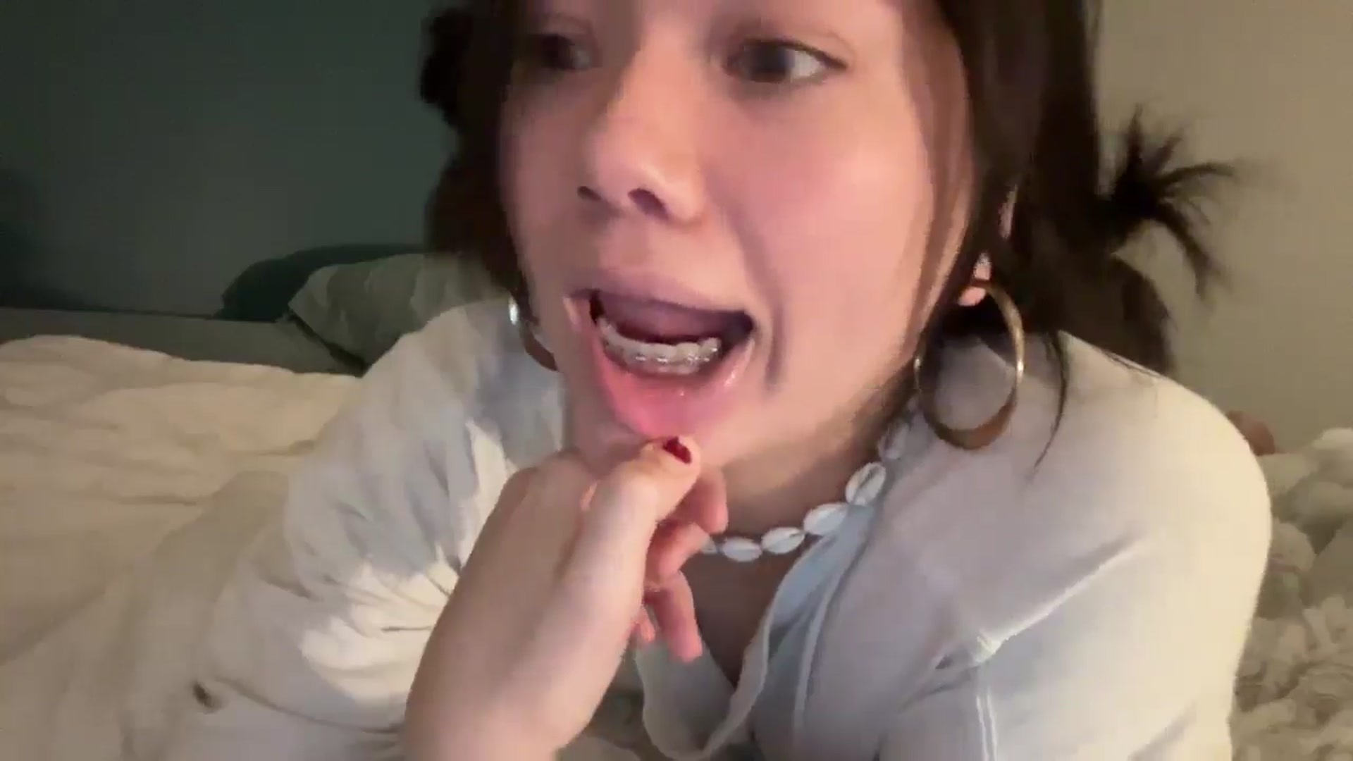 Gallery image thumbnail from imava's myfreecams stream on, 01/09/2026, 22:12 image 18 of 20