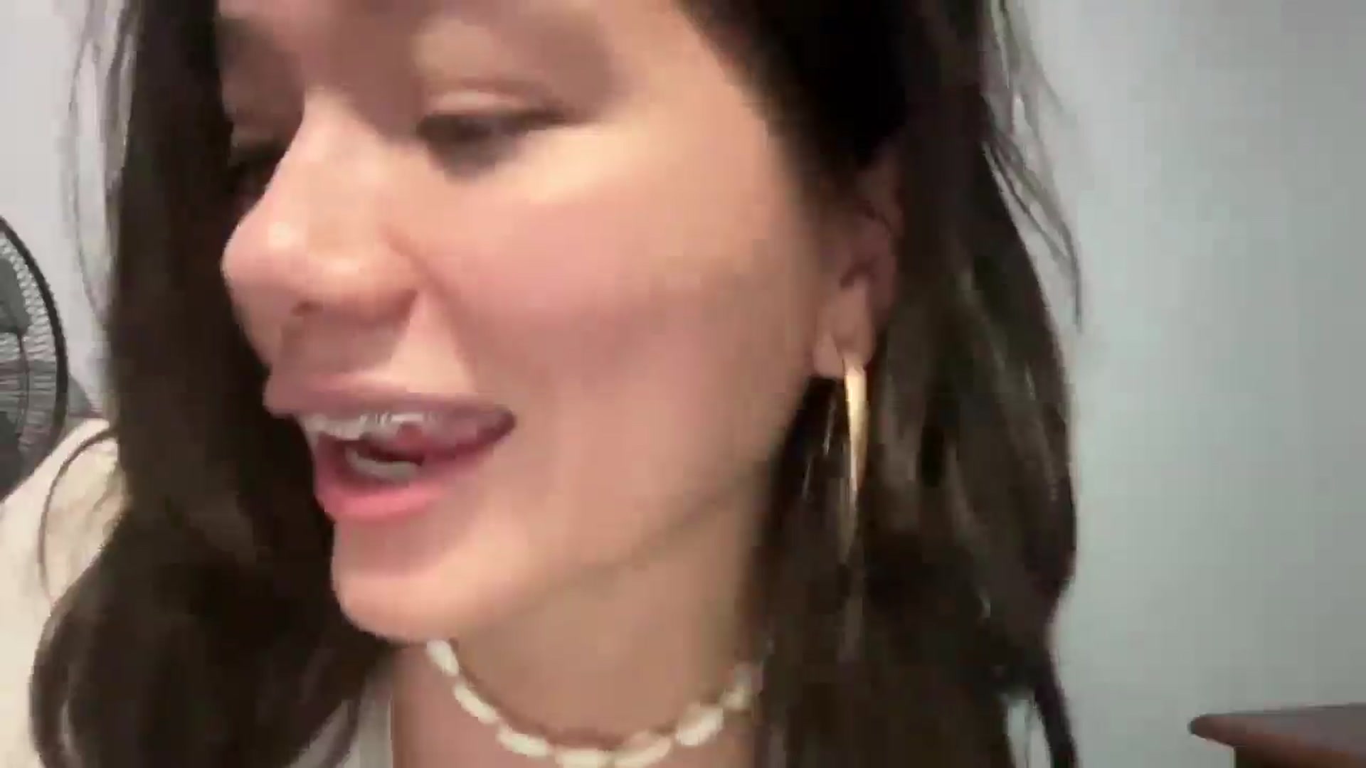 Gallery image thumbnail from imava's myfreecams stream on, 01/10/2026, 06:17 image 16 of 20