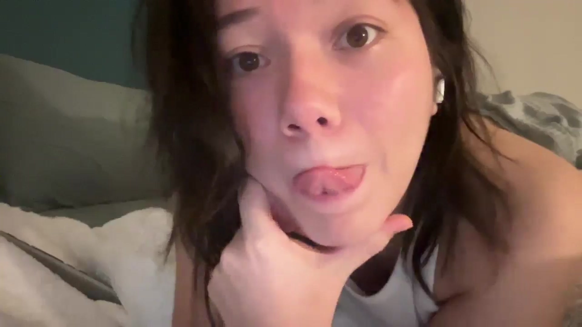 Gallery image thumbnail from imava's myfreecams stream on, 01/13/2026, 07:33 image 7 of 20