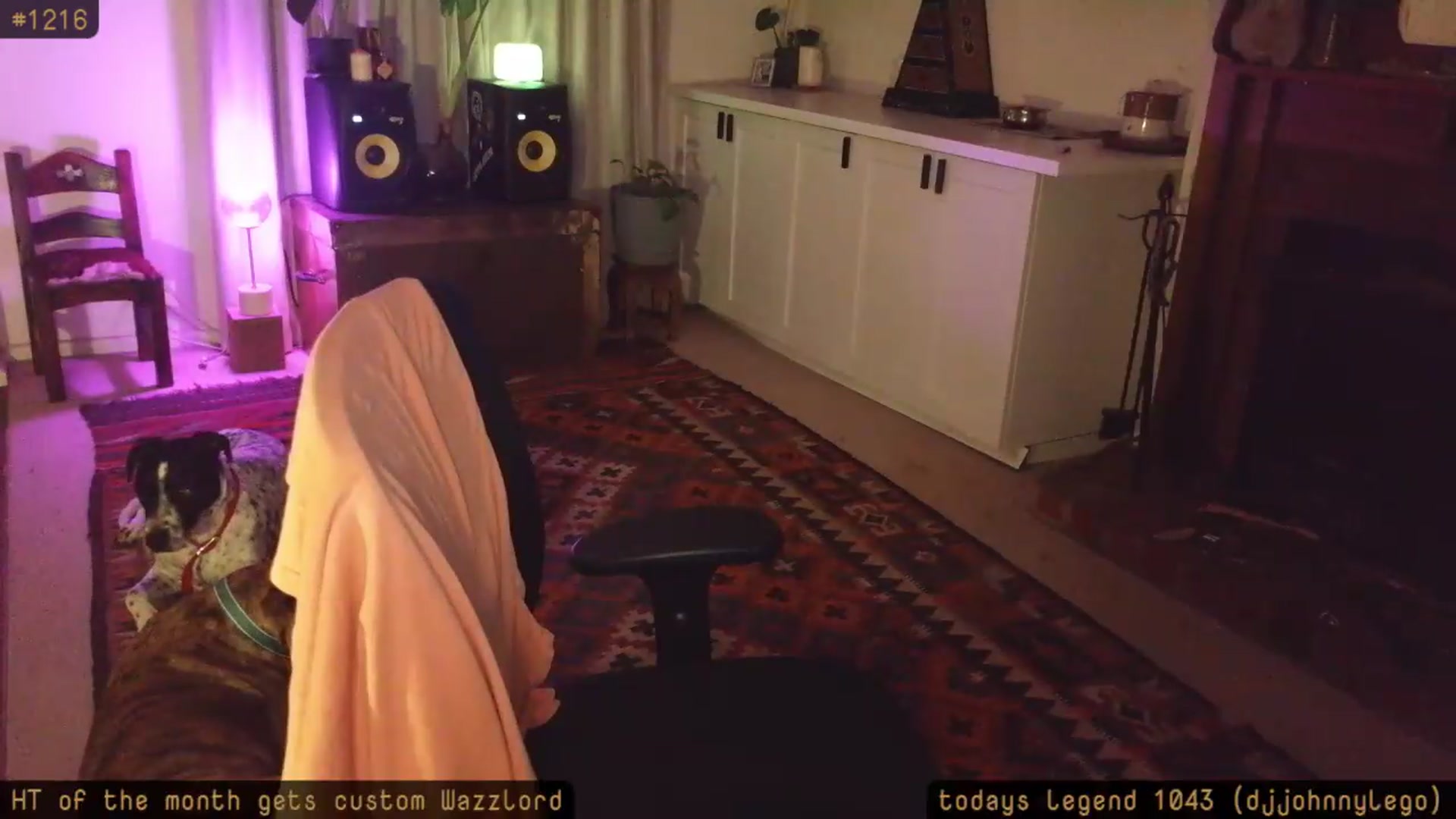 Gallery image thumbnail from imhoneyhoneyhoney's myfreecams stream on, 08/15/2026, 09:23 image 14 of 20