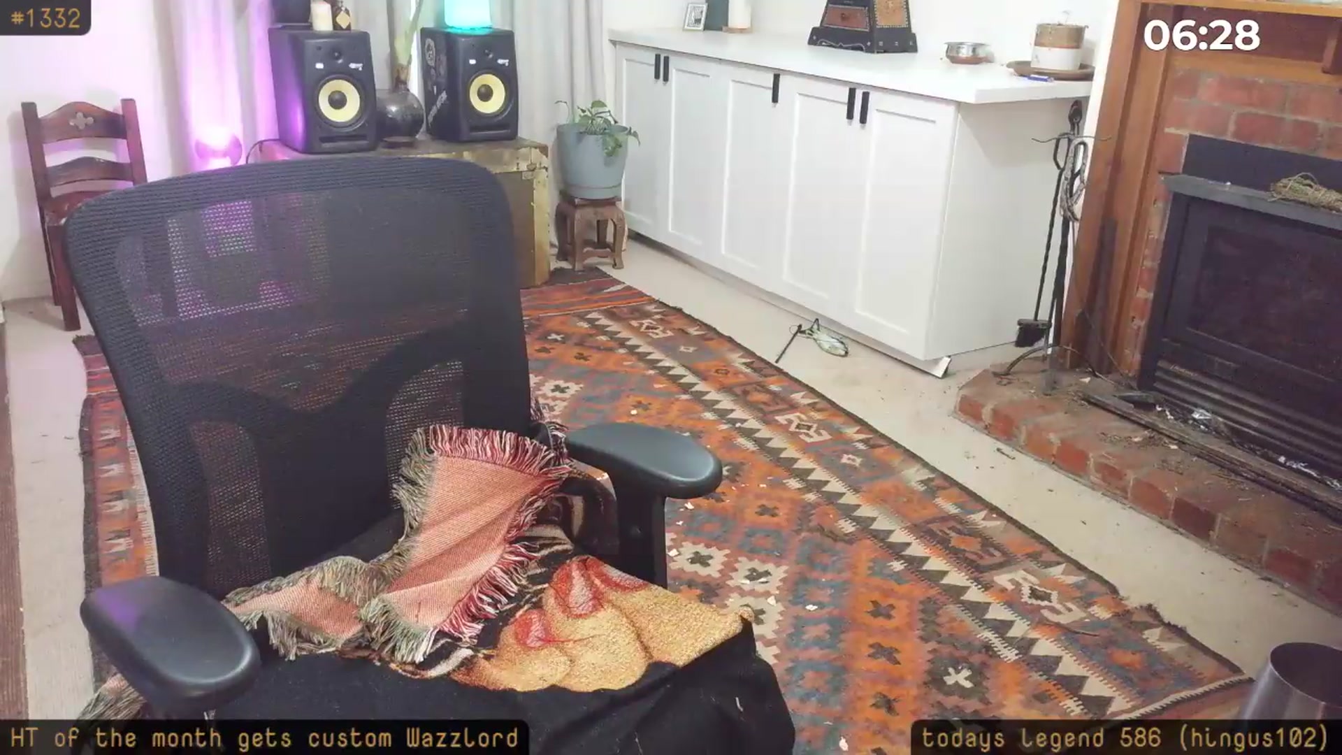 Gallery image thumbnail from imhoneyhoneyhoney's myfreecams stream on, 08/18/2026, 08:04 image 6 of 20