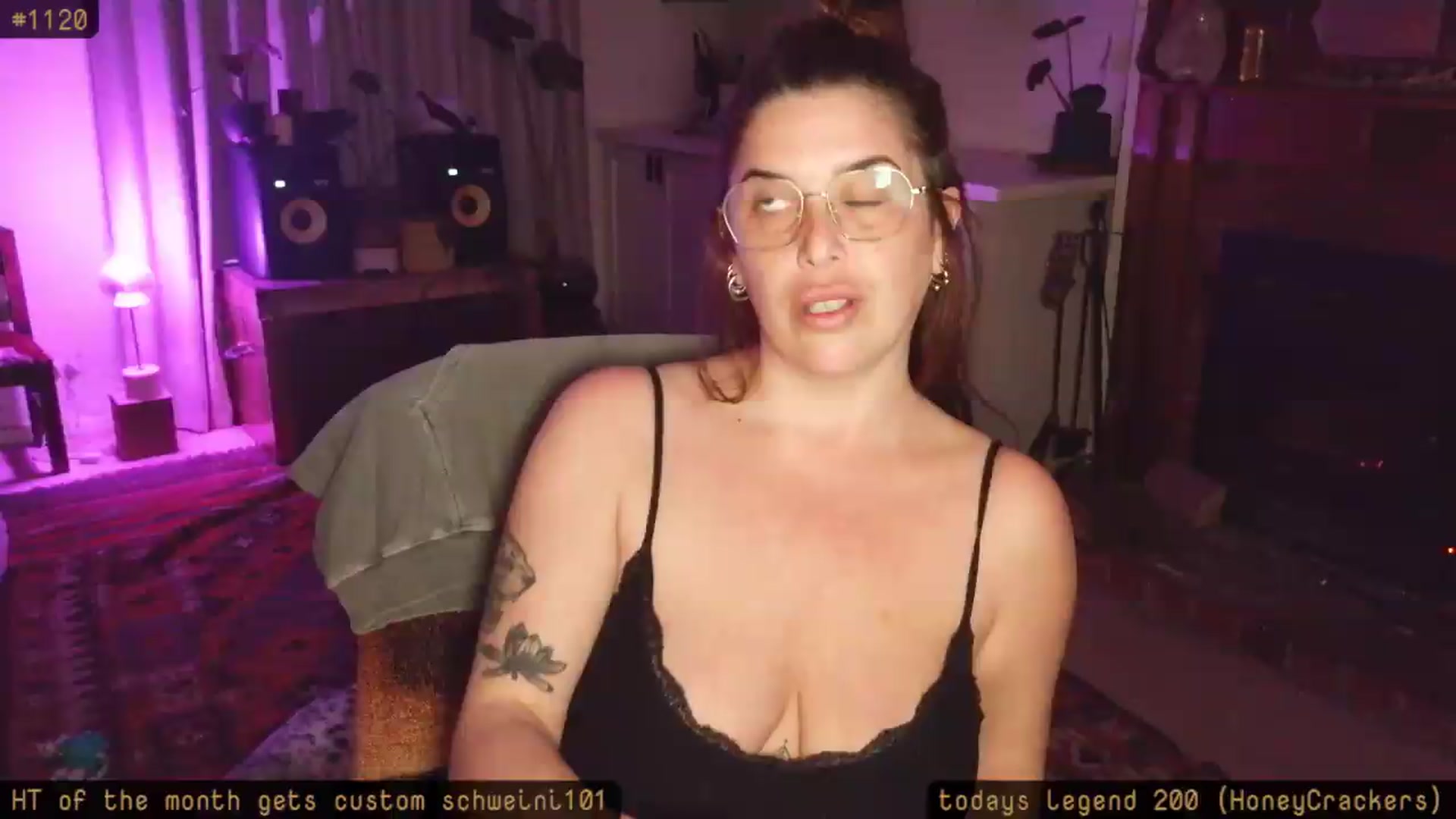 Gallery image thumbnail from imhoneyhoneyhoney's myfreecams stream on, 08/27/2026, 10:12 image 18 of 20
