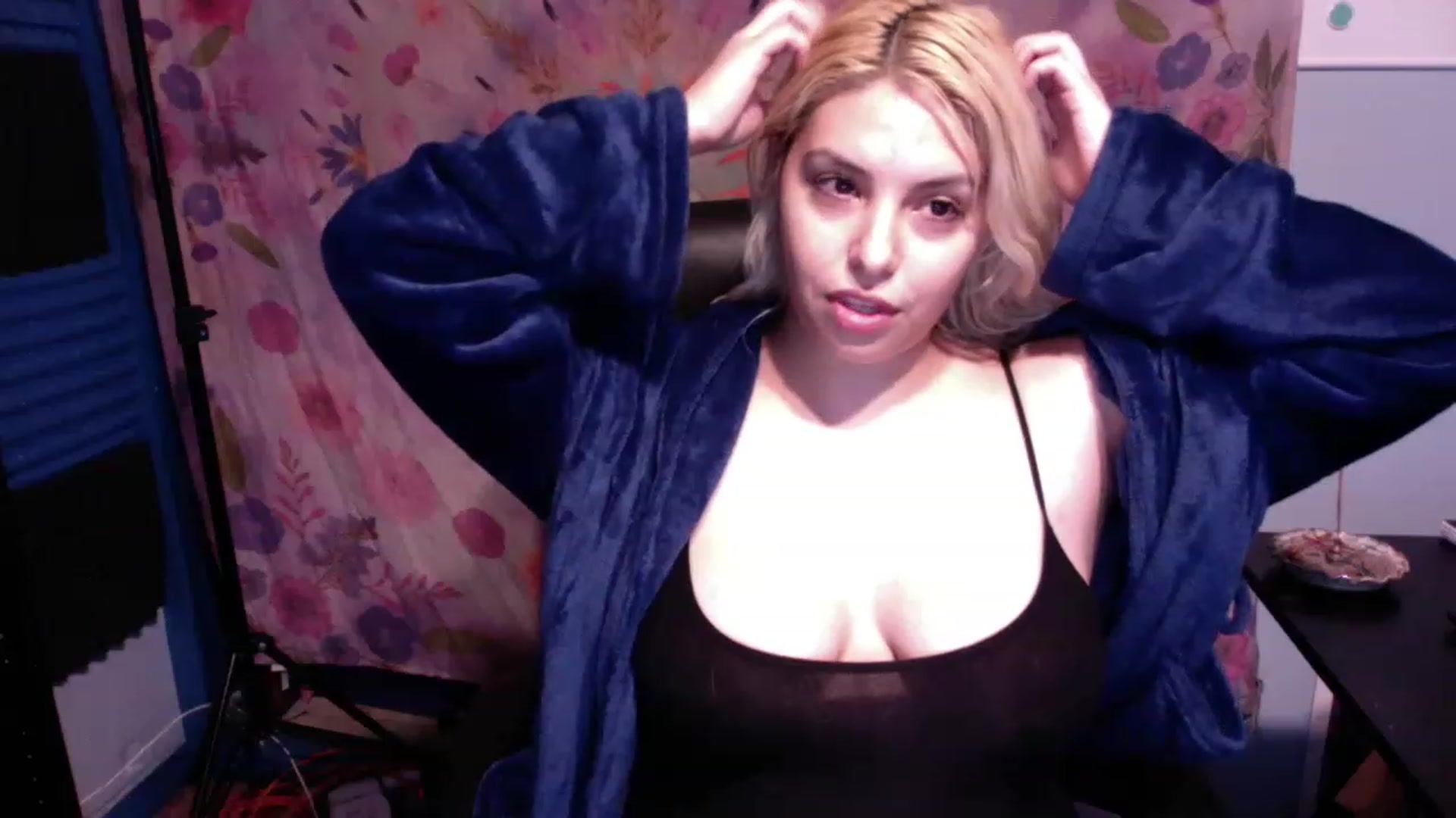 Gallery image thumbnail from indicamoon's myfreecams stream on, 01/23/2023, 03:25 image 17 of 20