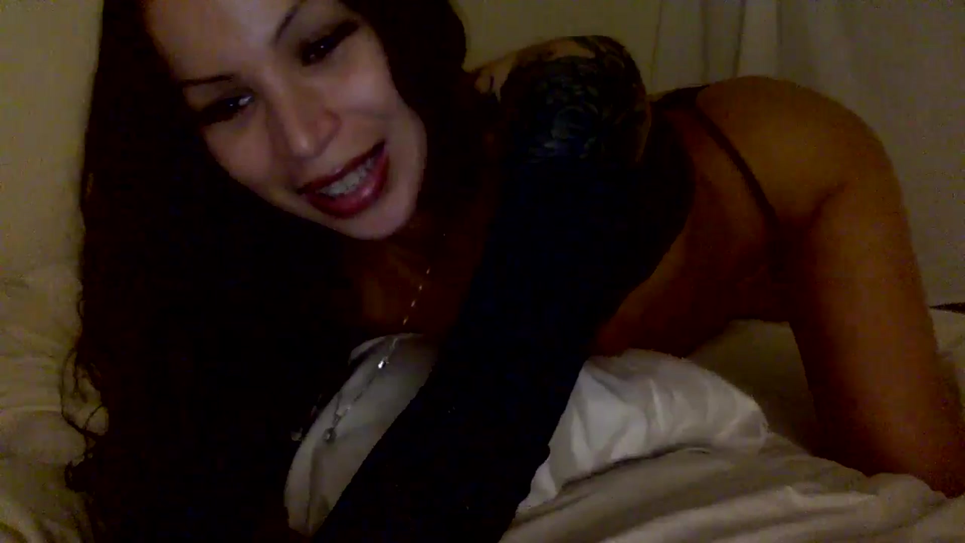 Gallery image thumbnail from indie's myfreecams stream on, 10/13/2024, 10:43 image 7 of 20