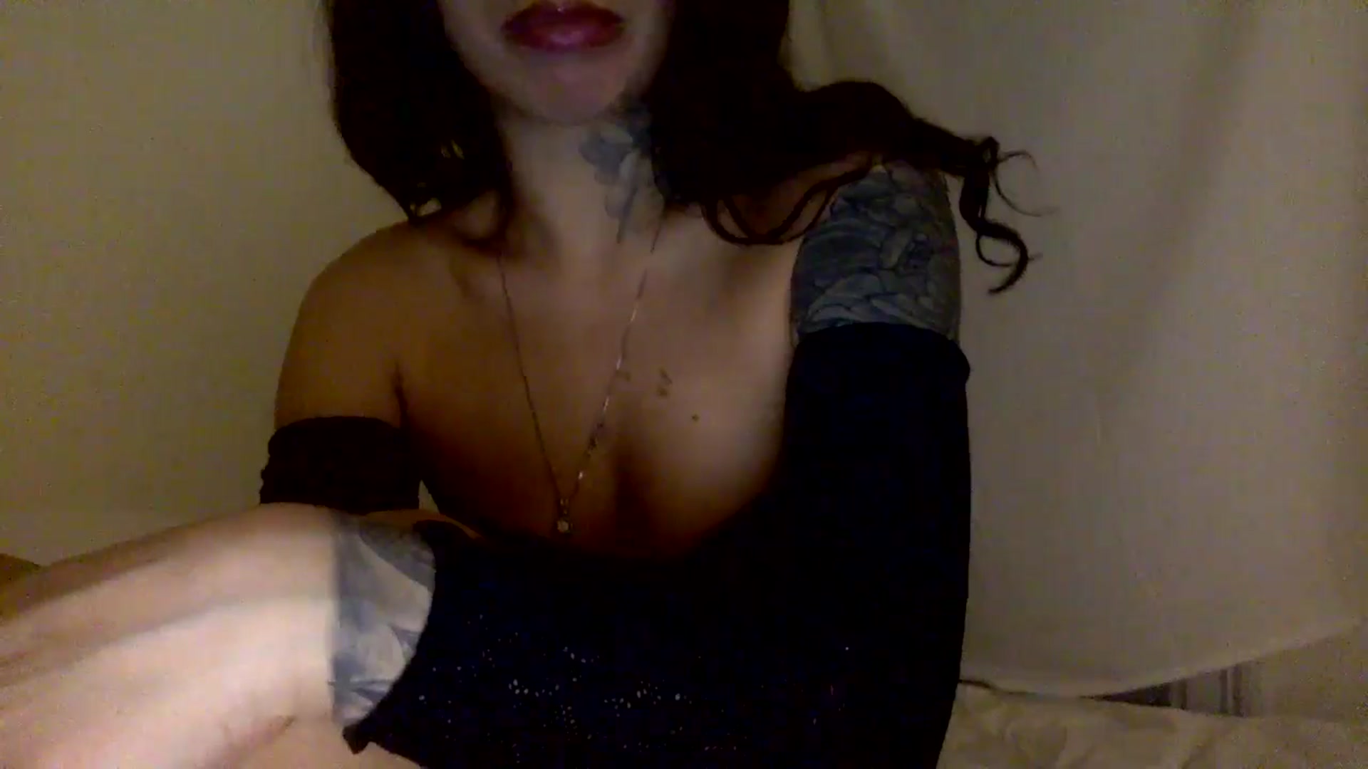 Gallery image thumbnail from indie's myfreecams stream on, 10/13/2024, 10:43 image 14 of 20
