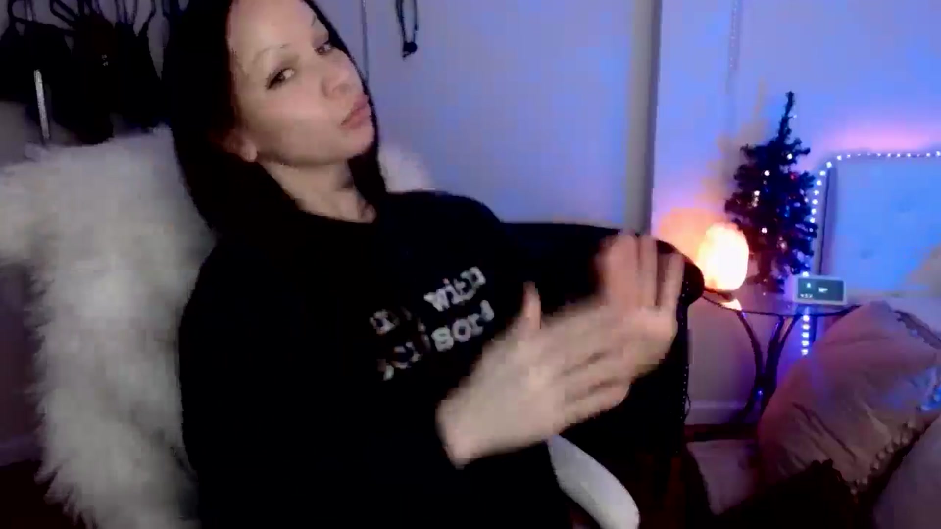 Gallery image thumbnail from indie's myfreecams stream on, 12/23/2024, 13:09 image 8 of 20