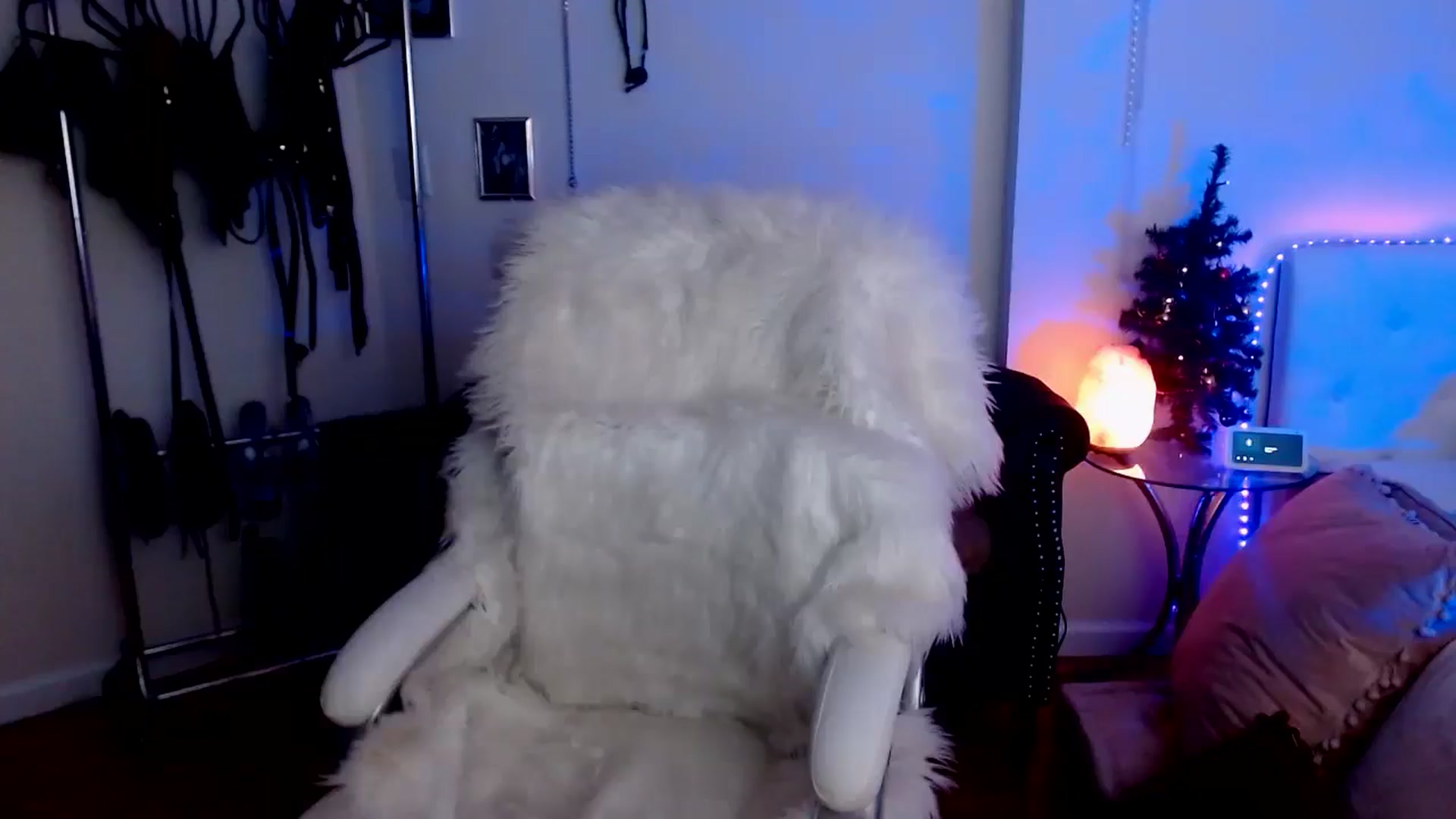 Gallery image thumbnail from indie's myfreecams stream on, 12/23/2024, 13:09 image 10 of 20