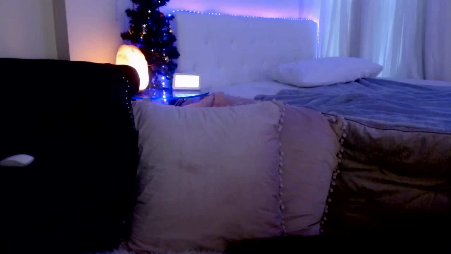 Gallery image thumbnail from indie's myfreecams stream on, 12/23/2024, 13:31 image 19 of 20