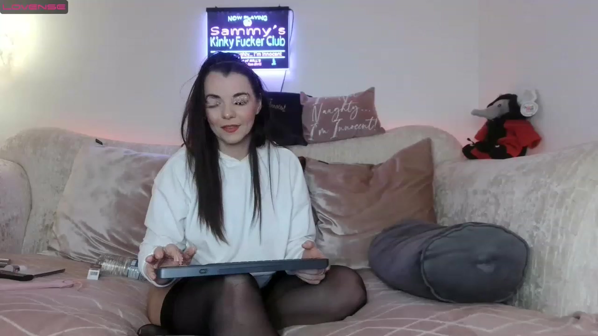 Gallery image thumbnail from innocentSamx's myfreecams stream on, 12/03/2022, 10:24 image 20 of 20