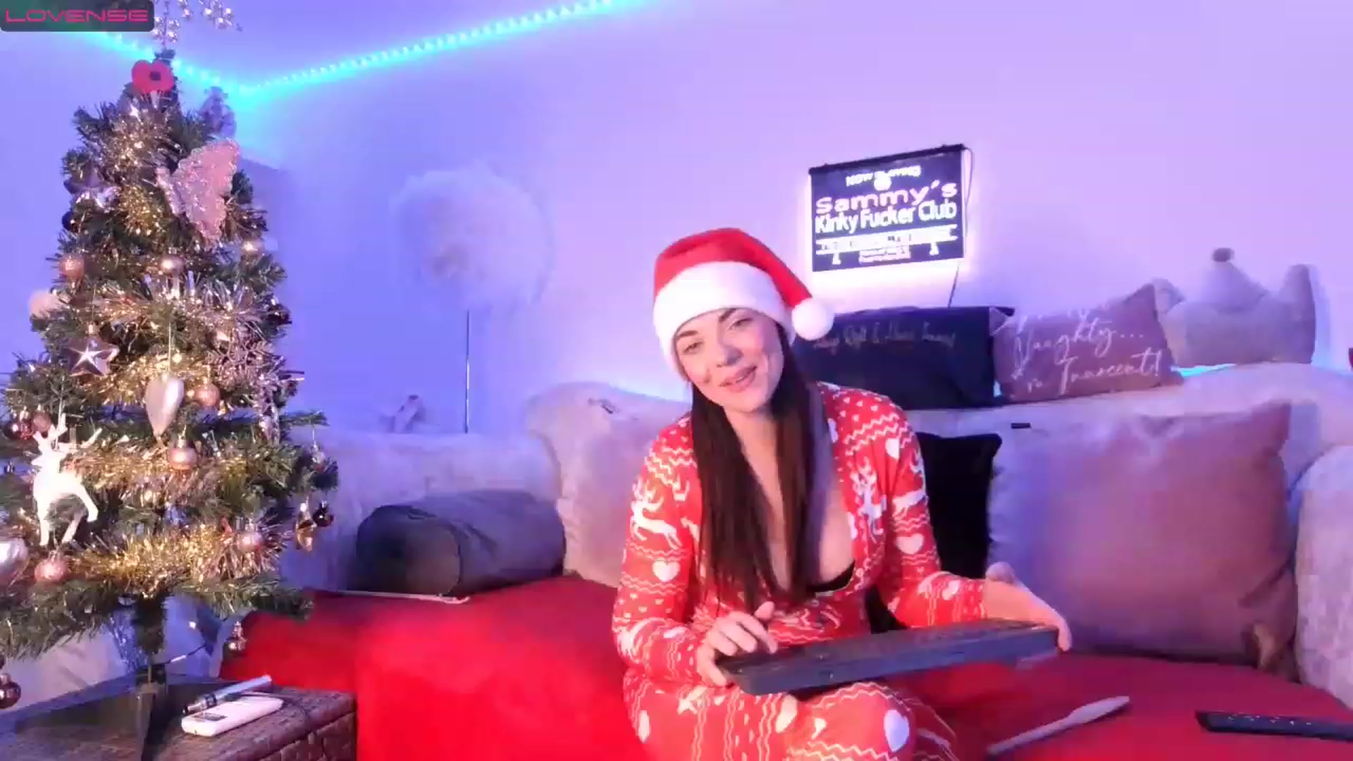 Gallery image thumbnail from innocentSamx's myfreecams stream on, 12/08/2022, 23:42 image 14 of 20