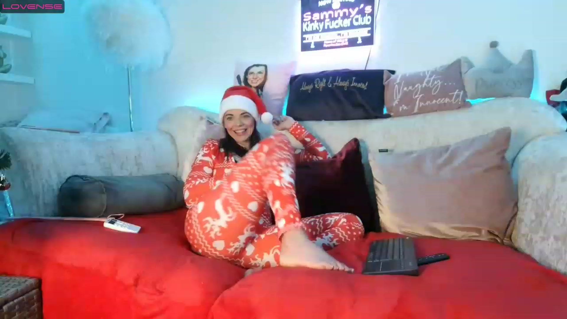 Gallery image thumbnail from innocentSamx's myfreecams stream on, 12/08/2022, 23:42 image 5 of 20