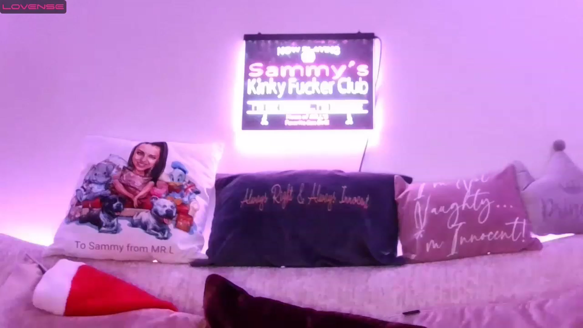 Gallery image thumbnail from innocentSamx's myfreecams stream on, 12/12/2022, 22:01 image 1 of 20
