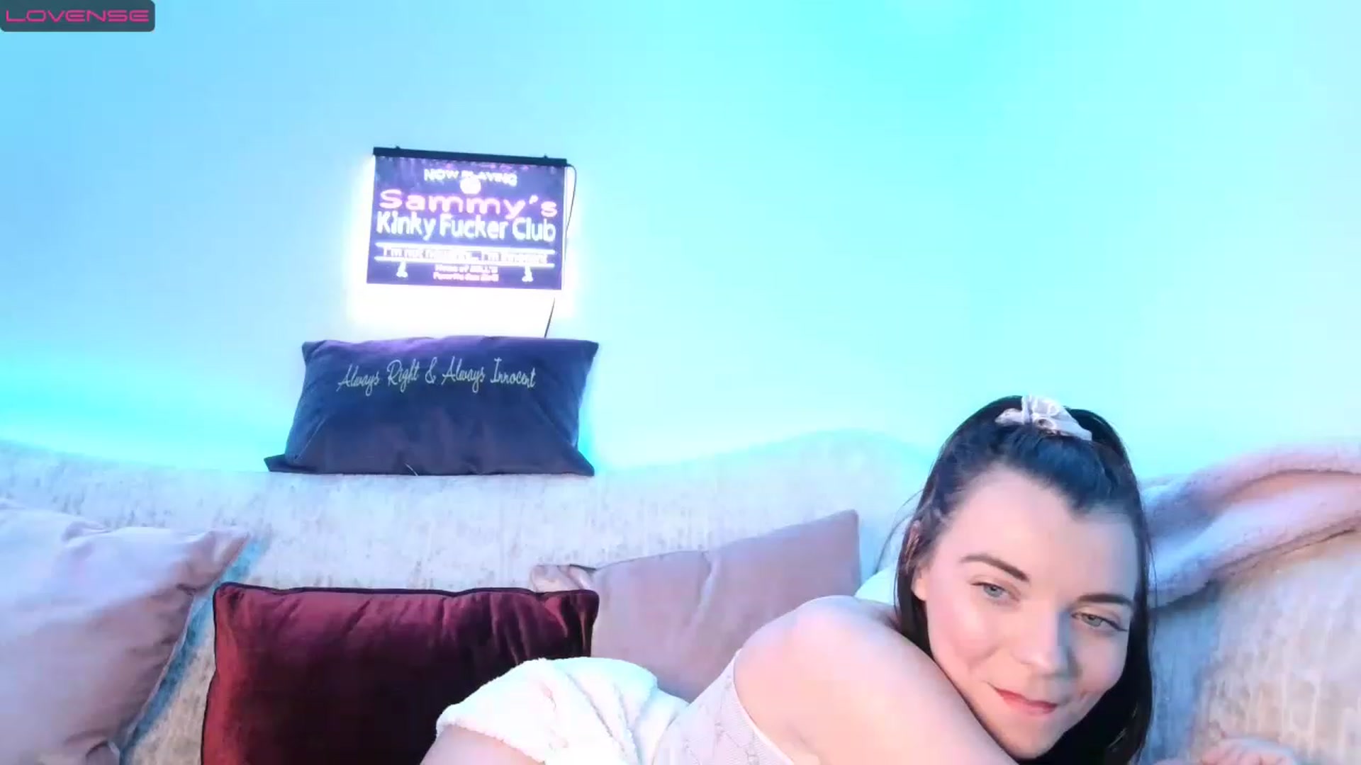 Gallery image thumbnail from innocentSamx's myfreecams stream on, 12/29/2022, 14:36 image 12 of 20
