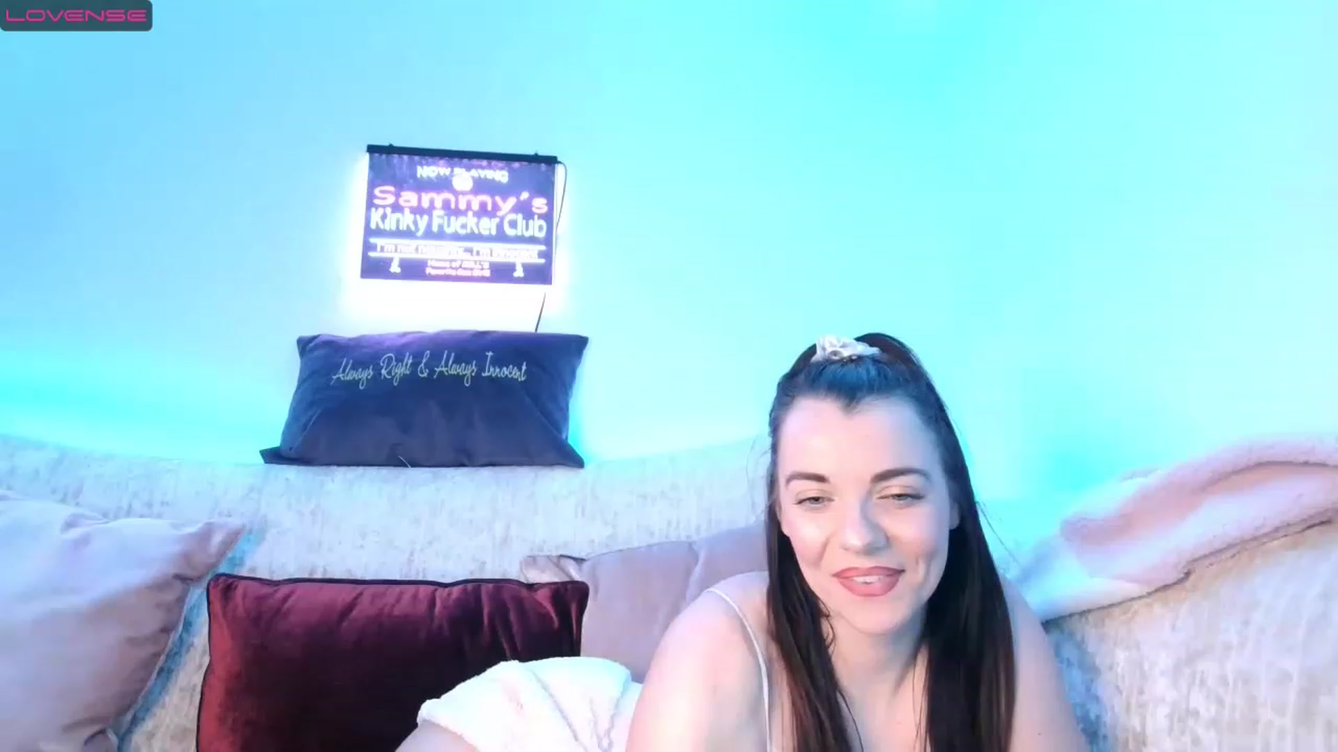 Gallery image thumbnail from innocentSamx's myfreecams stream on, 12/29/2022, 14:36 image 10 of 20