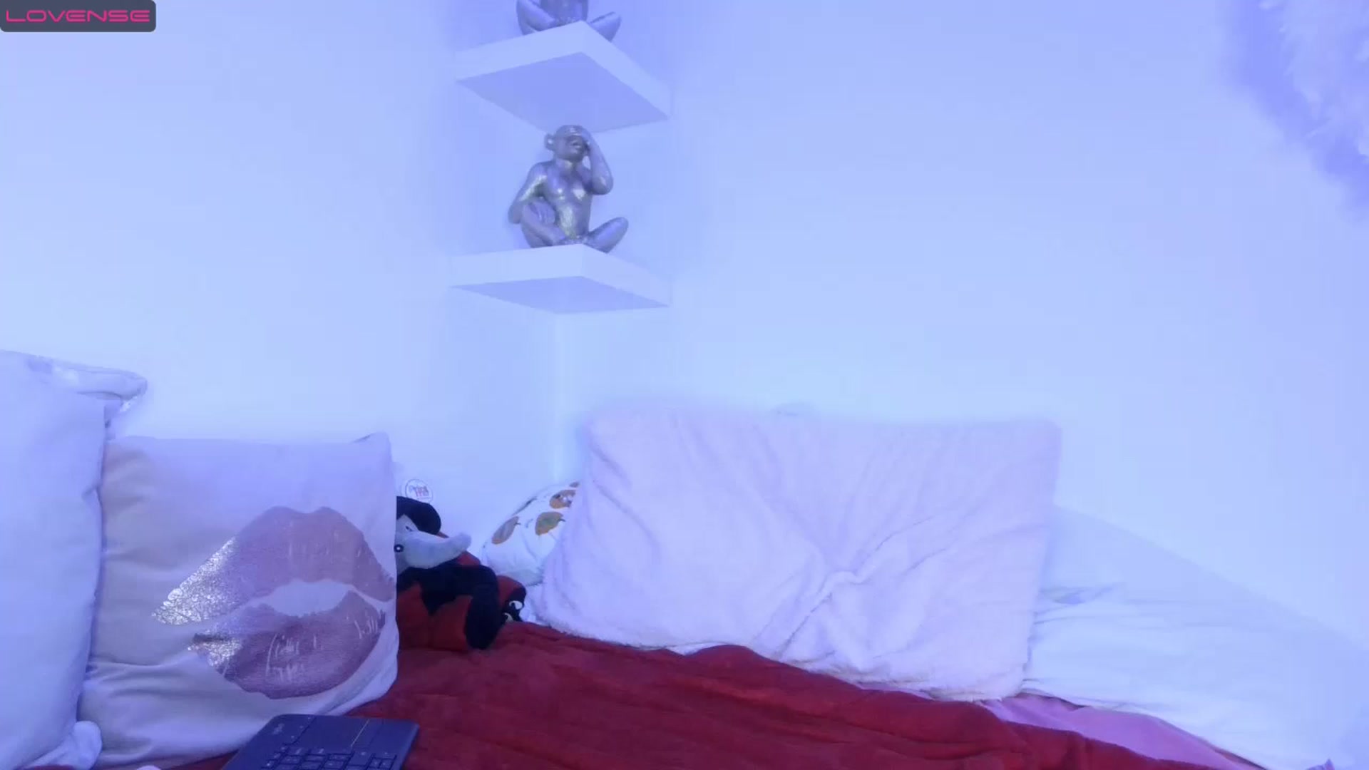 Gallery image thumbnail from innocentSamx's myfreecams stream on, 02/02/2023, 24:15 image 13 of 20