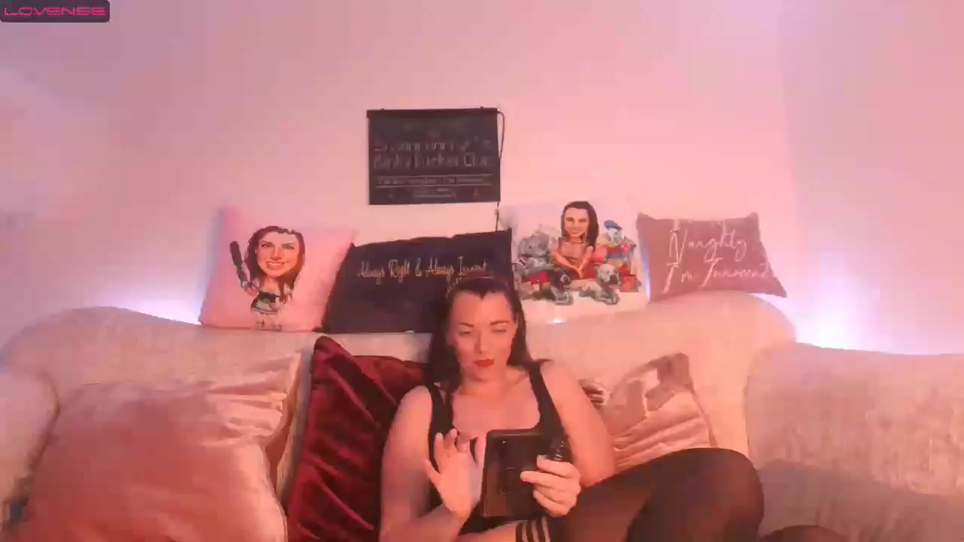 Gallery image thumbnail from innocentSamx's myfreecams stream on, 02/06/2023, 20:44 image 1 of 20