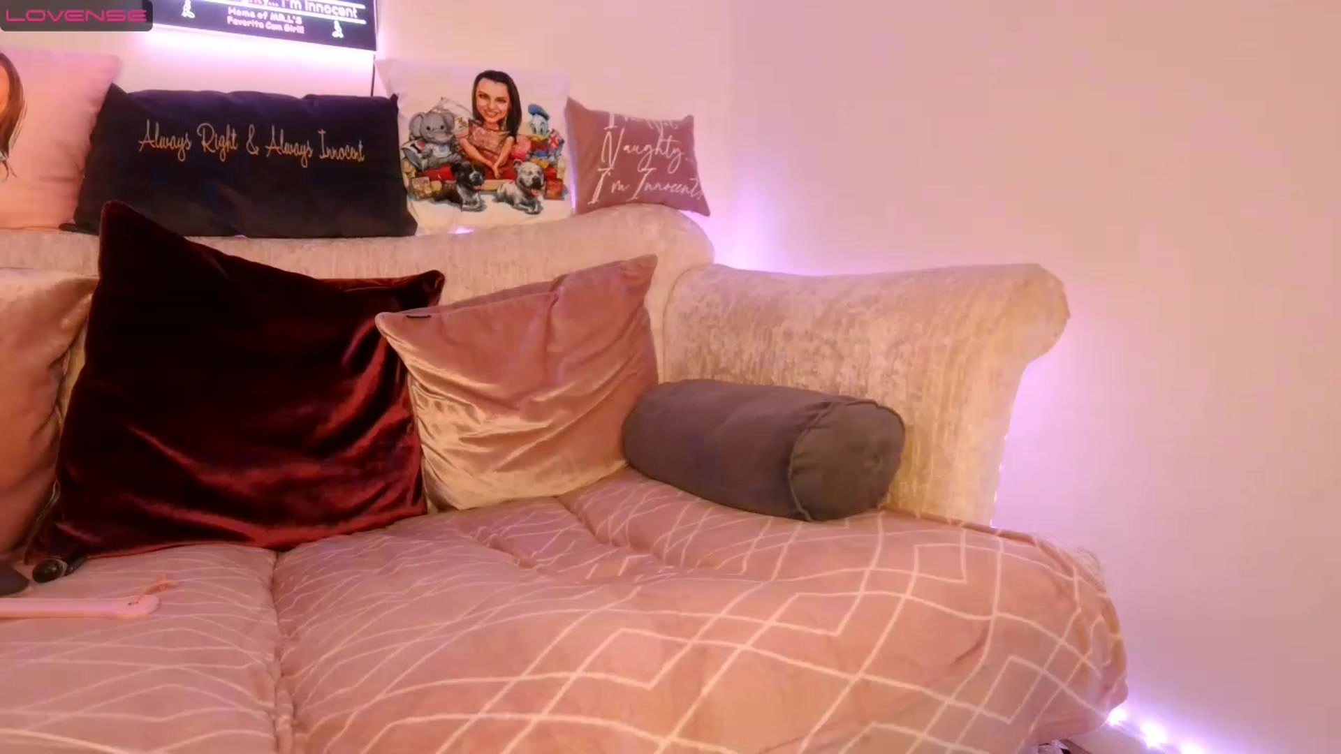 Gallery image thumbnail from innocentSamx's myfreecams stream on, 02/10/2023, 15:03 image 4 of 20