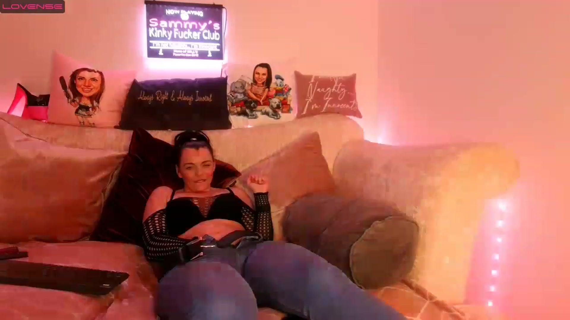 Gallery image thumbnail from innocentSamx's myfreecams stream on, 02/11/2023, 19:10 image 13 of 20