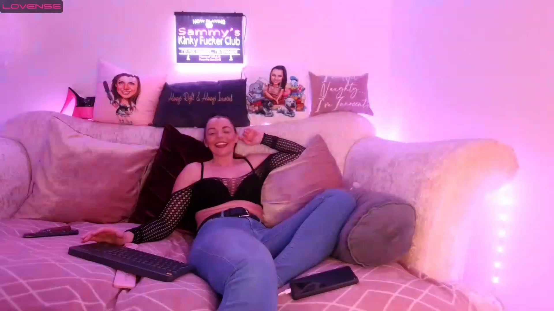 Gallery image thumbnail from innocentSamx's myfreecams stream on, 02/11/2023, 19:10 image 10 of 20