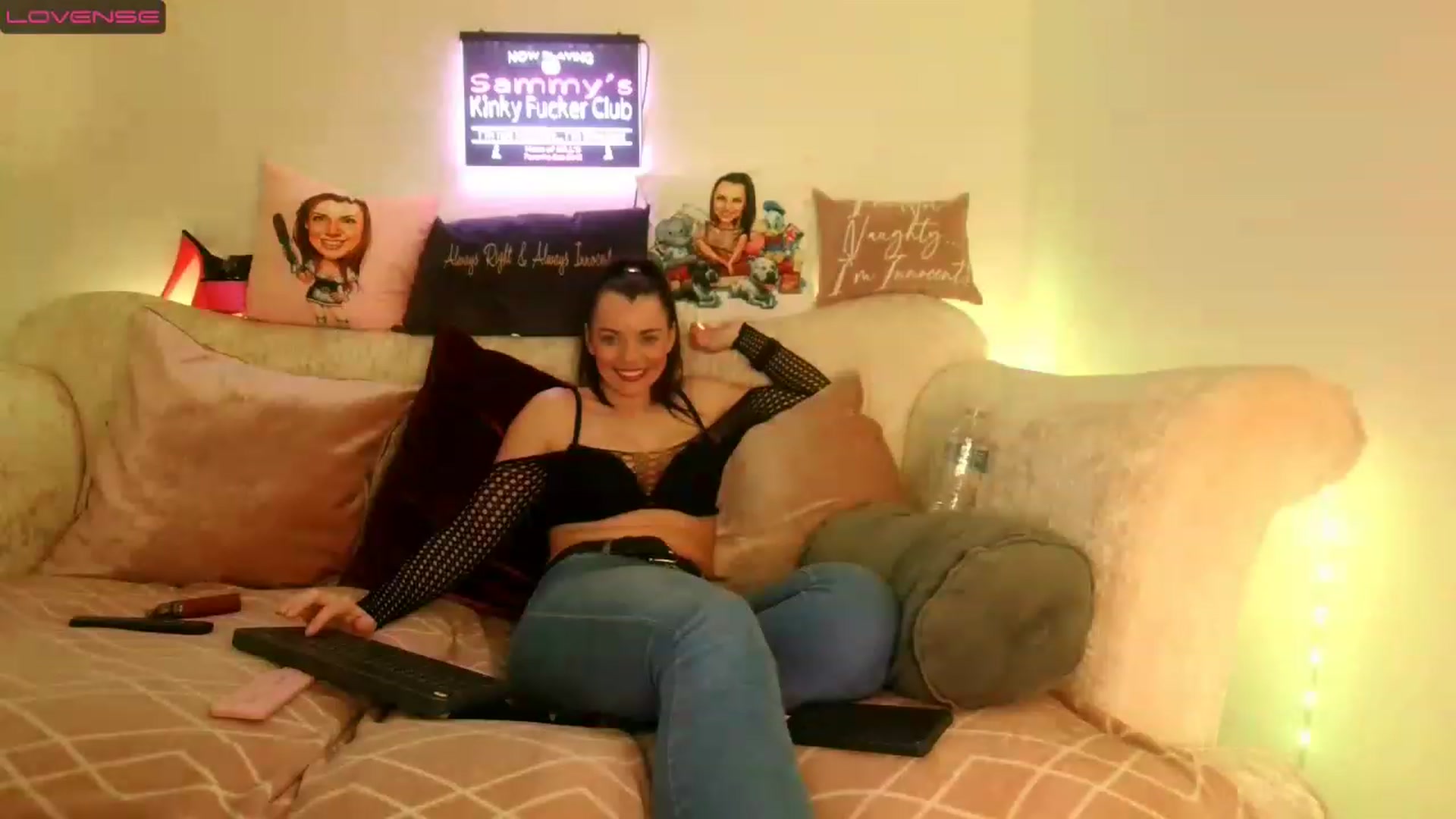 Gallery image thumbnail from innocentSamx's myfreecams stream on, 02/11/2023, 19:10 image 5 of 20