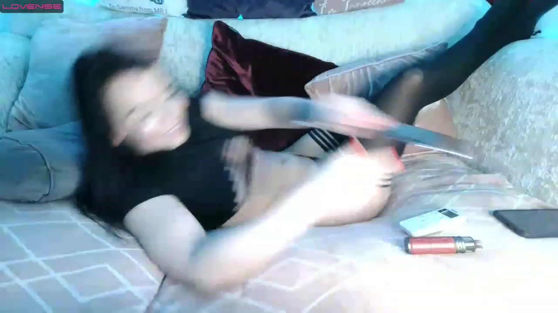 Gallery image thumbnail from innocentSamx's myfreecams stream on, 03/08/2023, 16:51 image 3 of 20