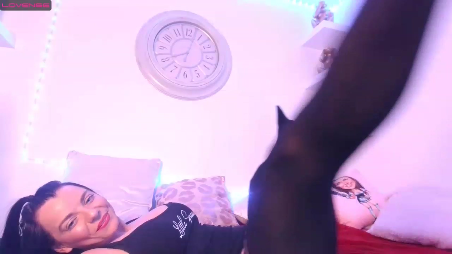 Gallery image thumbnail from innocentSamx's myfreecams stream on, 03/13/2023, 20:08 image 19 of 20