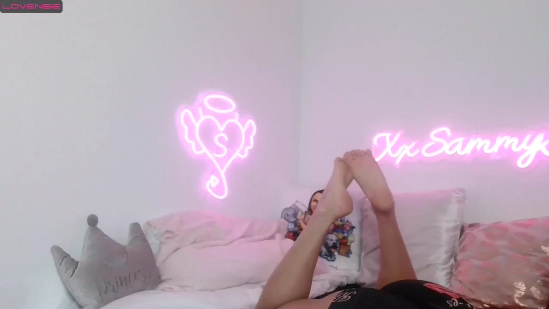 Gallery image thumbnail from innocentSamx's myfreecams stream on, 03/22/2023, 21:56 image 7 of 20