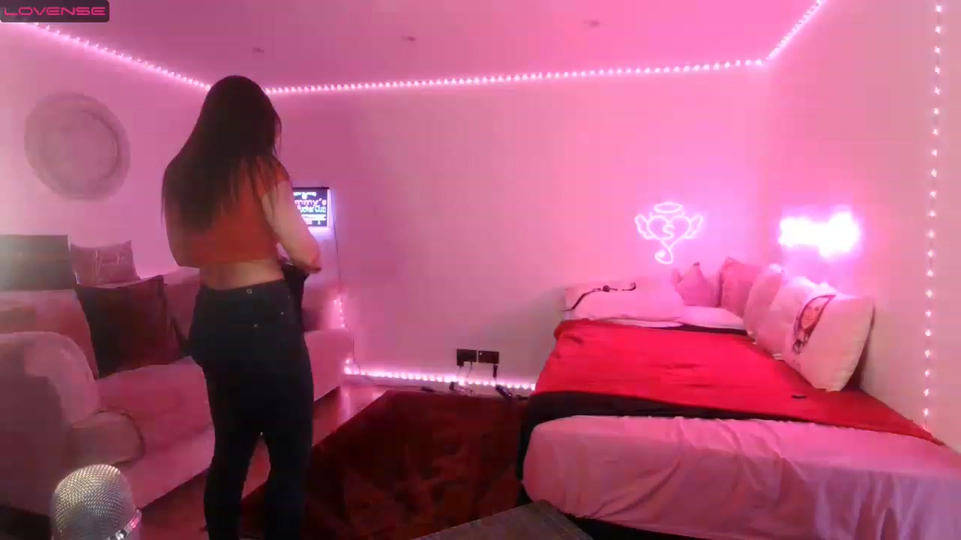 Gallery image thumbnail from innocentSamx's myfreecams stream on, 04/01/2023, 13:48 image 14 of 20