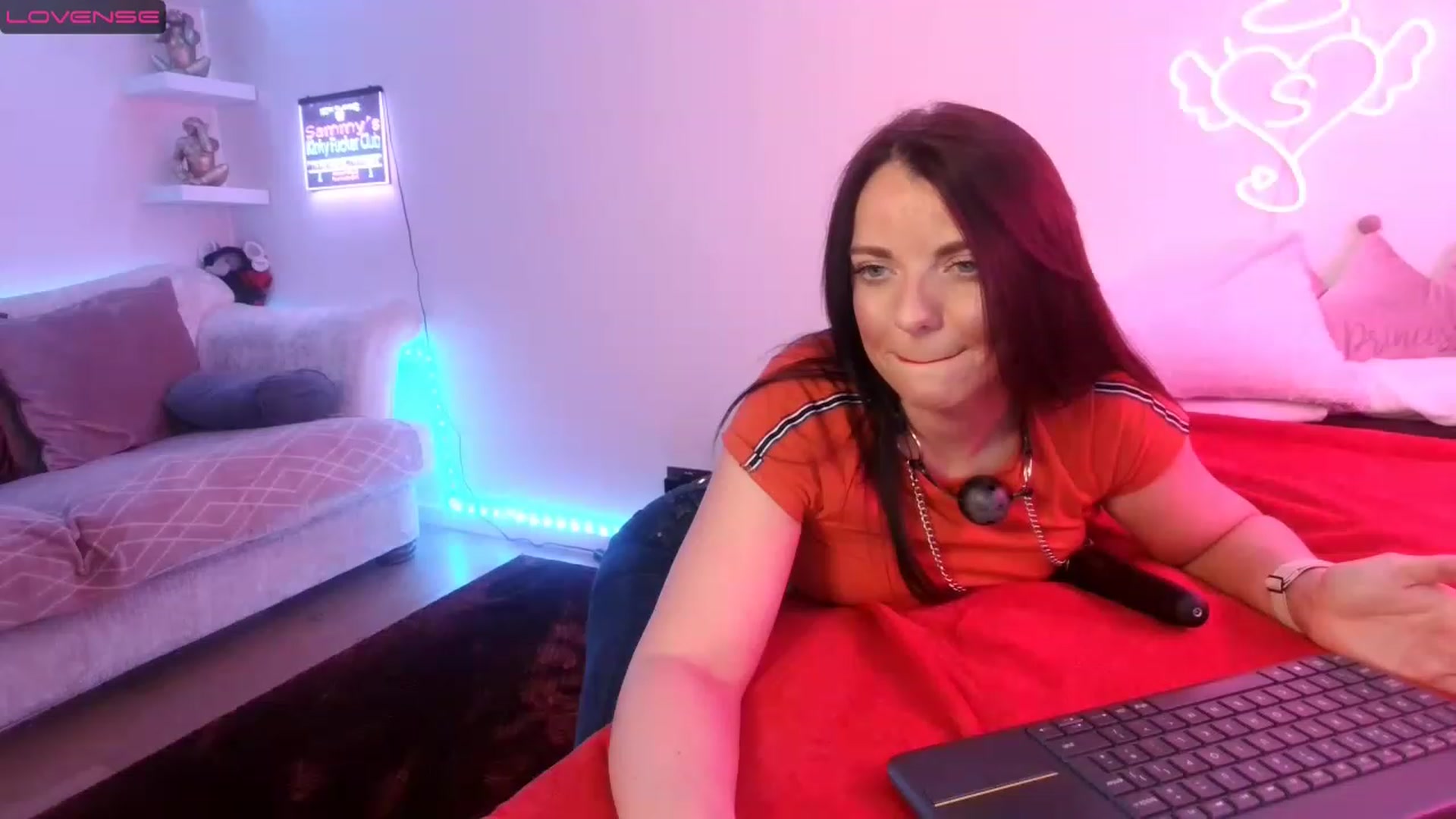 Gallery image thumbnail from innocentSamx's myfreecams stream on, 04/01/2023, 14:47 image 13 of 20