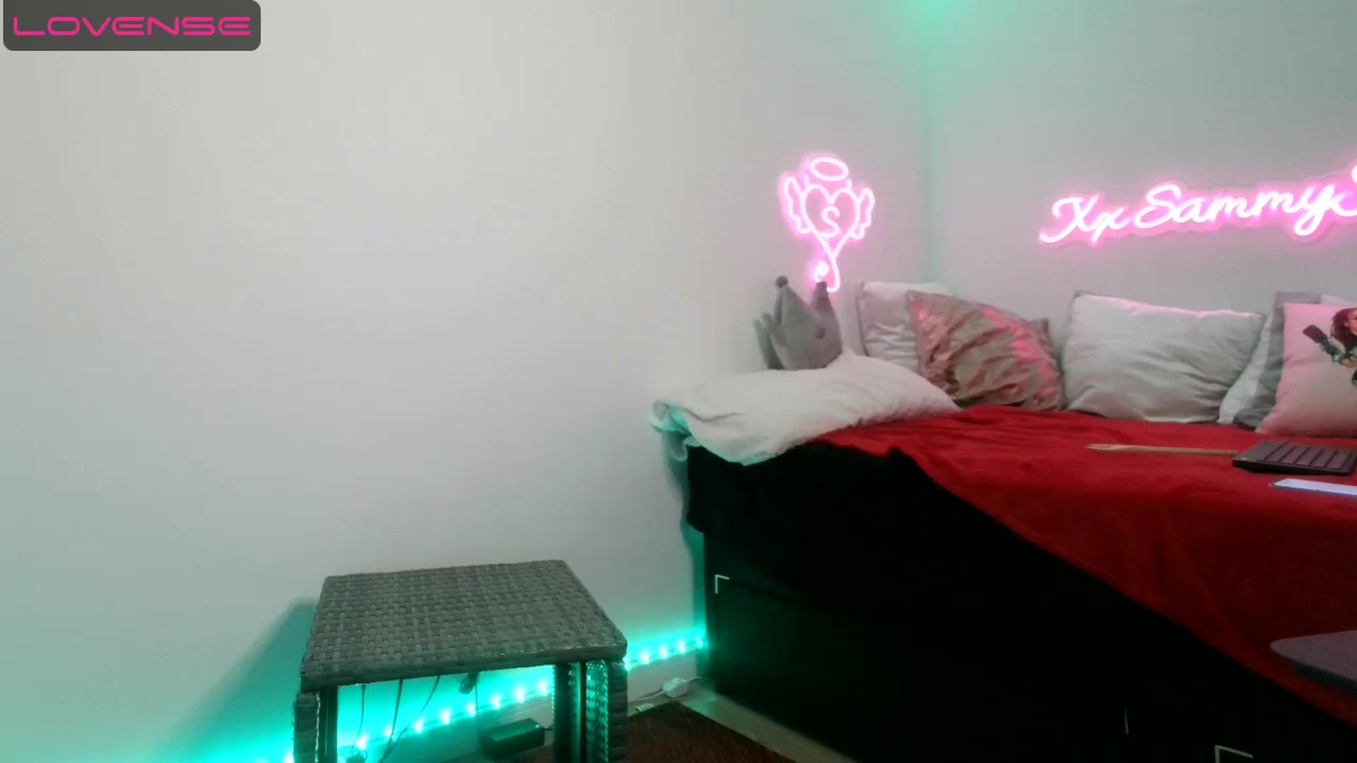 Gallery image thumbnail from innocentSamx's myfreecams stream on, 04/20/2023, 19:29 image 13 of 20