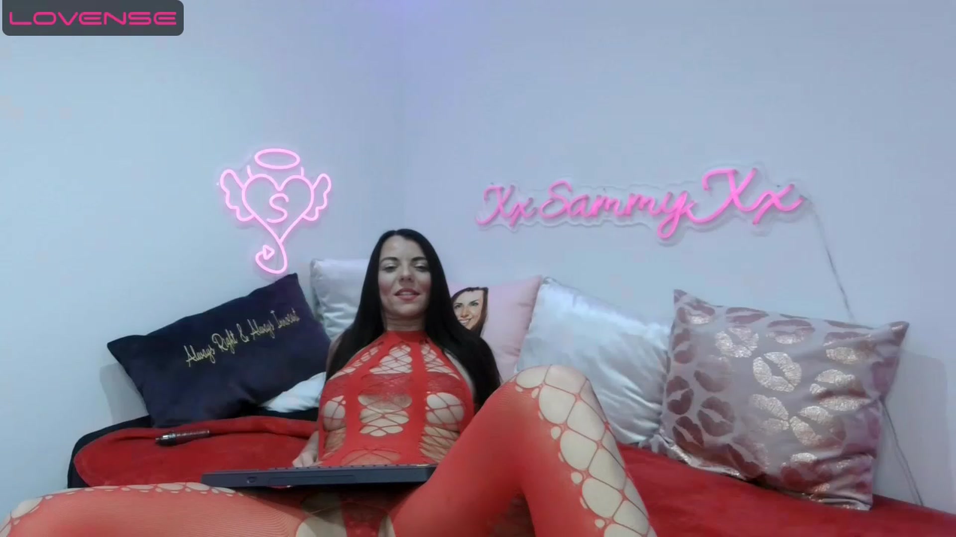 Gallery image thumbnail from innocentSamx's myfreecams stream on, 04/23/2023, 11:47 image 10 of 20