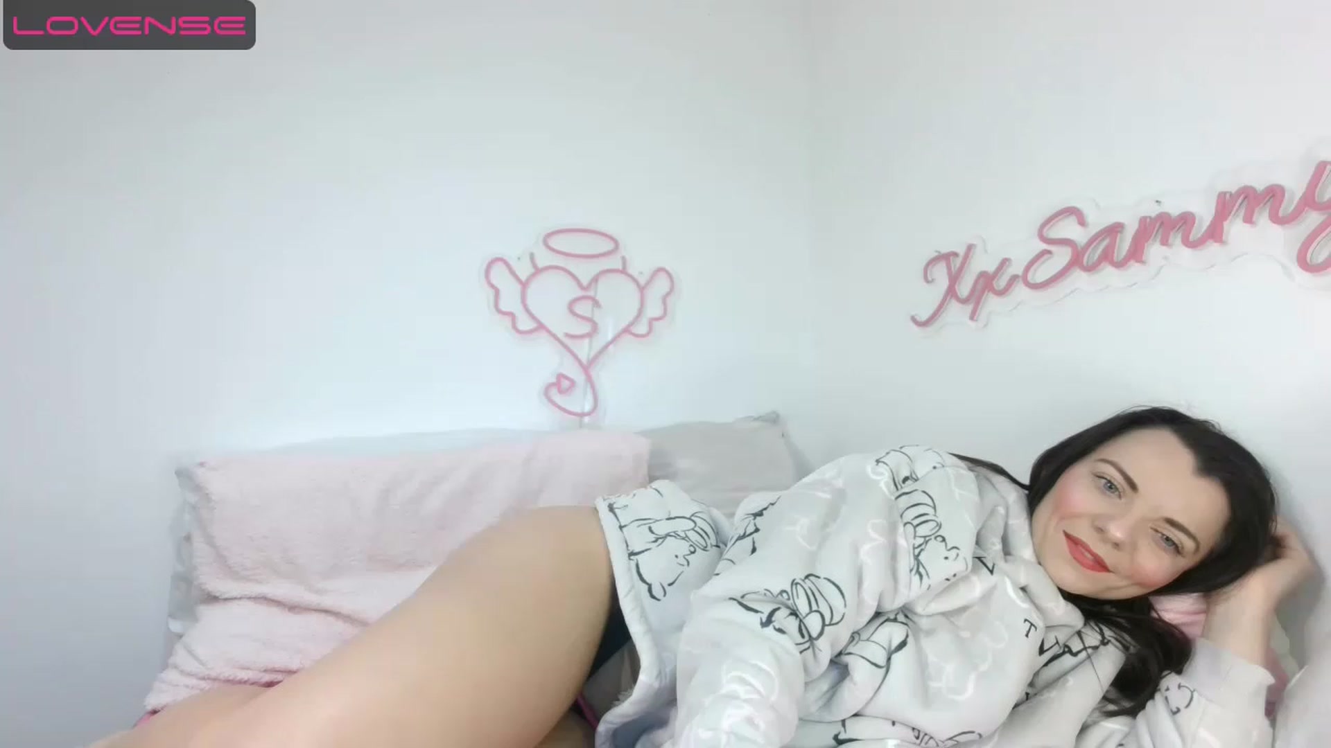 Gallery image thumbnail from innocentSamx's myfreecams stream on, 05/06/2023, 07:34 image 18 of 20