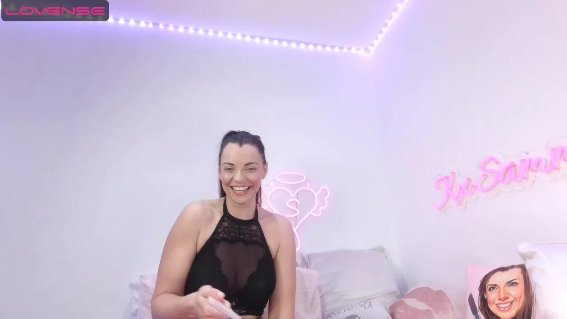Gallery image thumbnail from innocentSamx's myfreecams stream on, 05/06/2023, 08:59 image 10 of 20